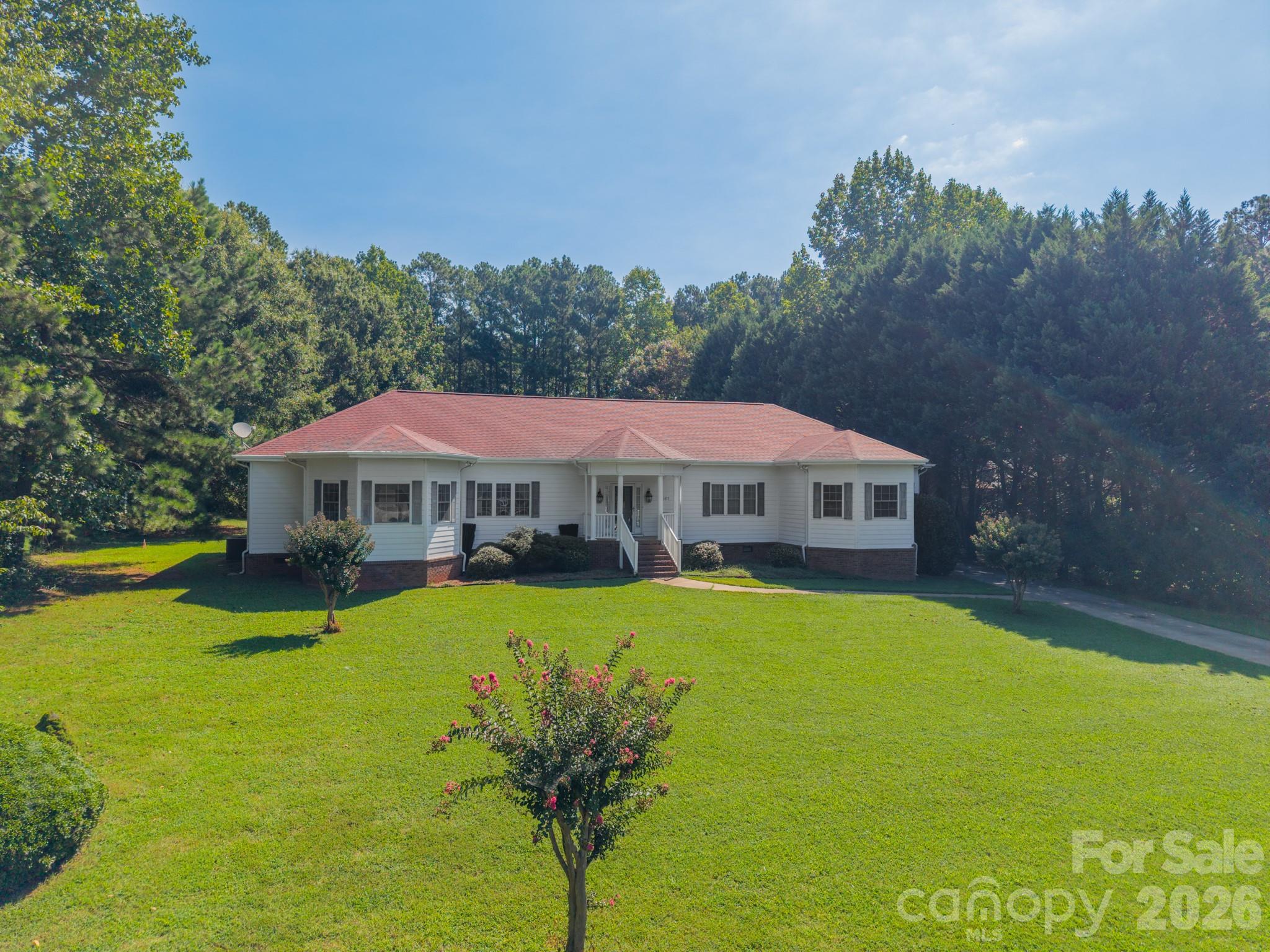 1673 Forest Ridge Drive Property Photo 2