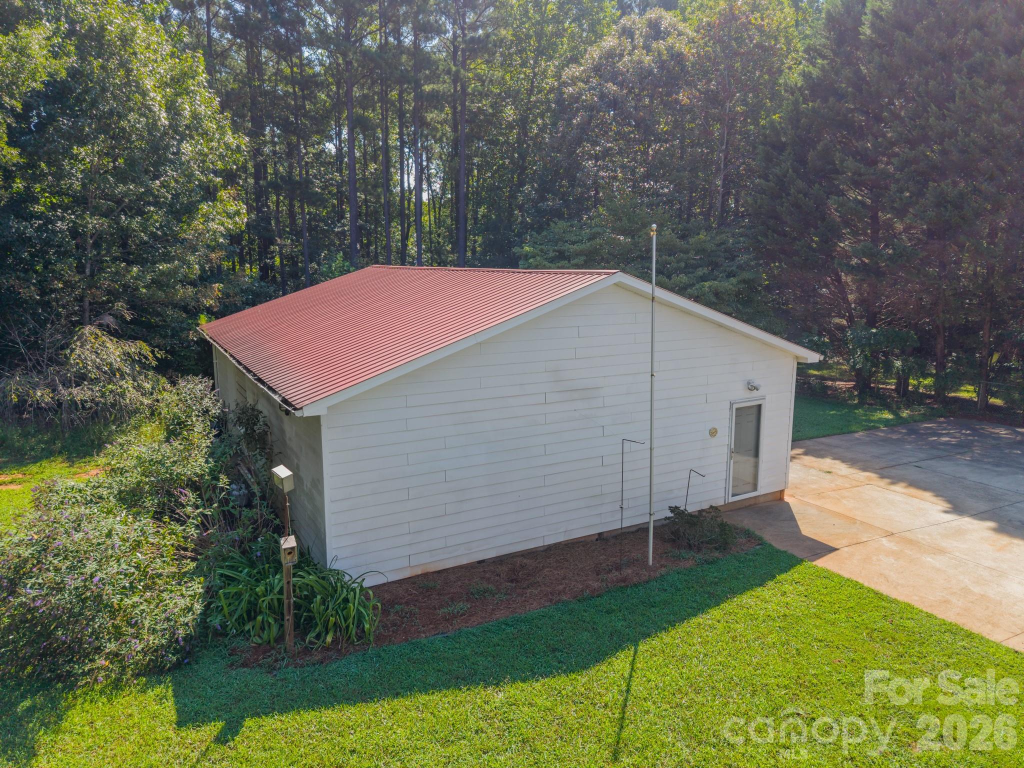 1673 Forest Ridge Drive Property Photo 4