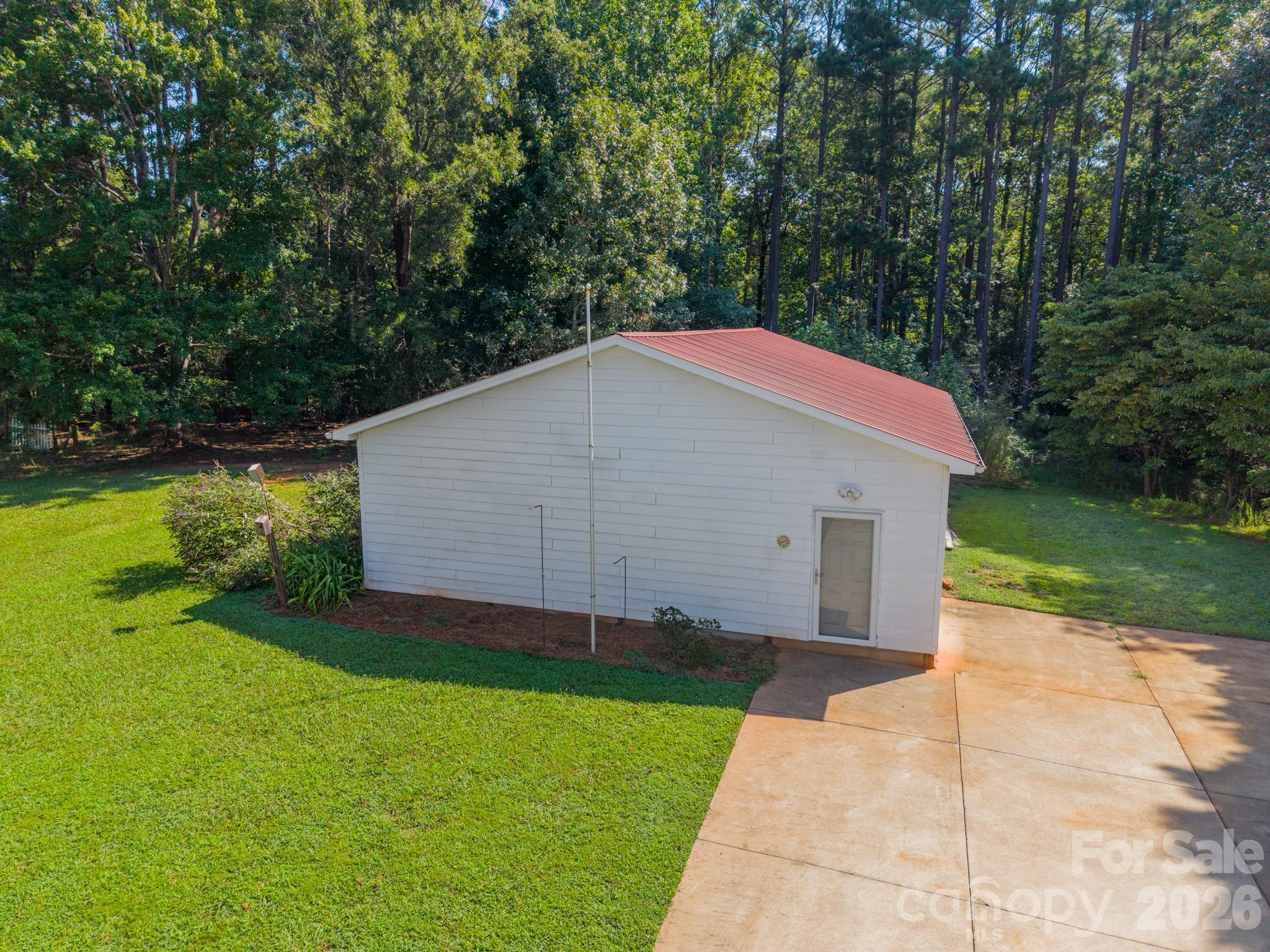 1673 Forest Ridge Drive Property Photo 5