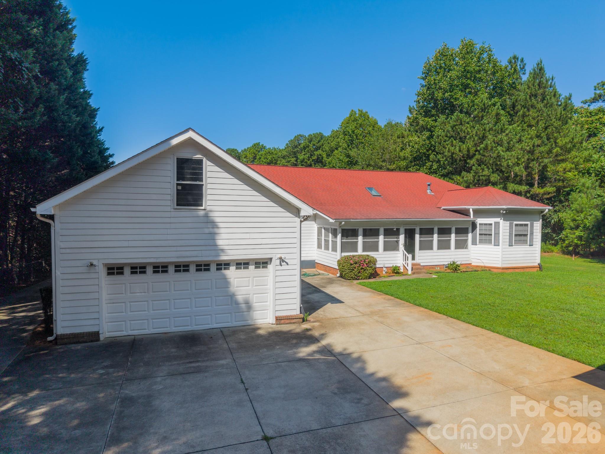 1673 Forest Ridge Drive Property Photo 6
