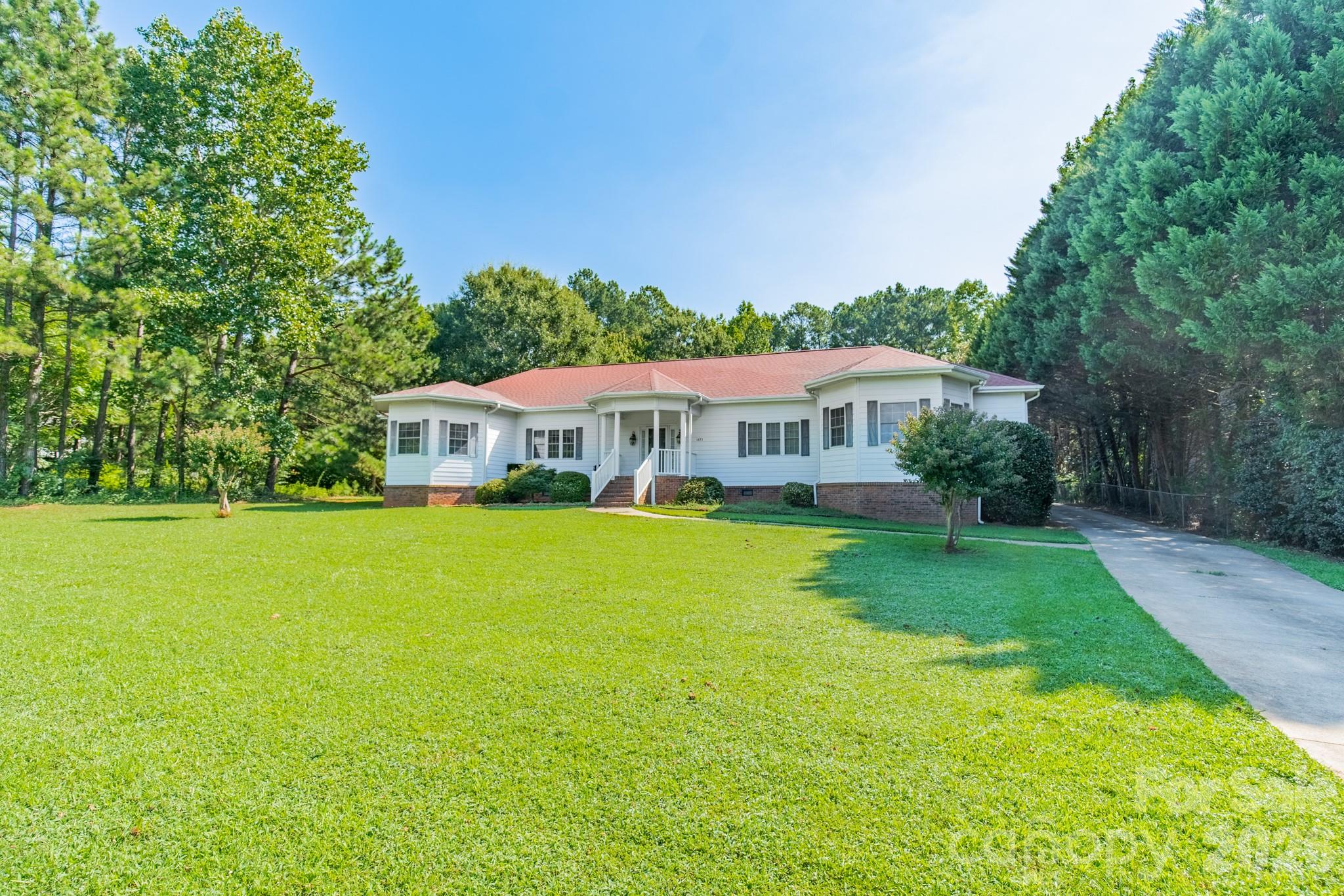 1673 Forest Ridge Drive Property Photo 11