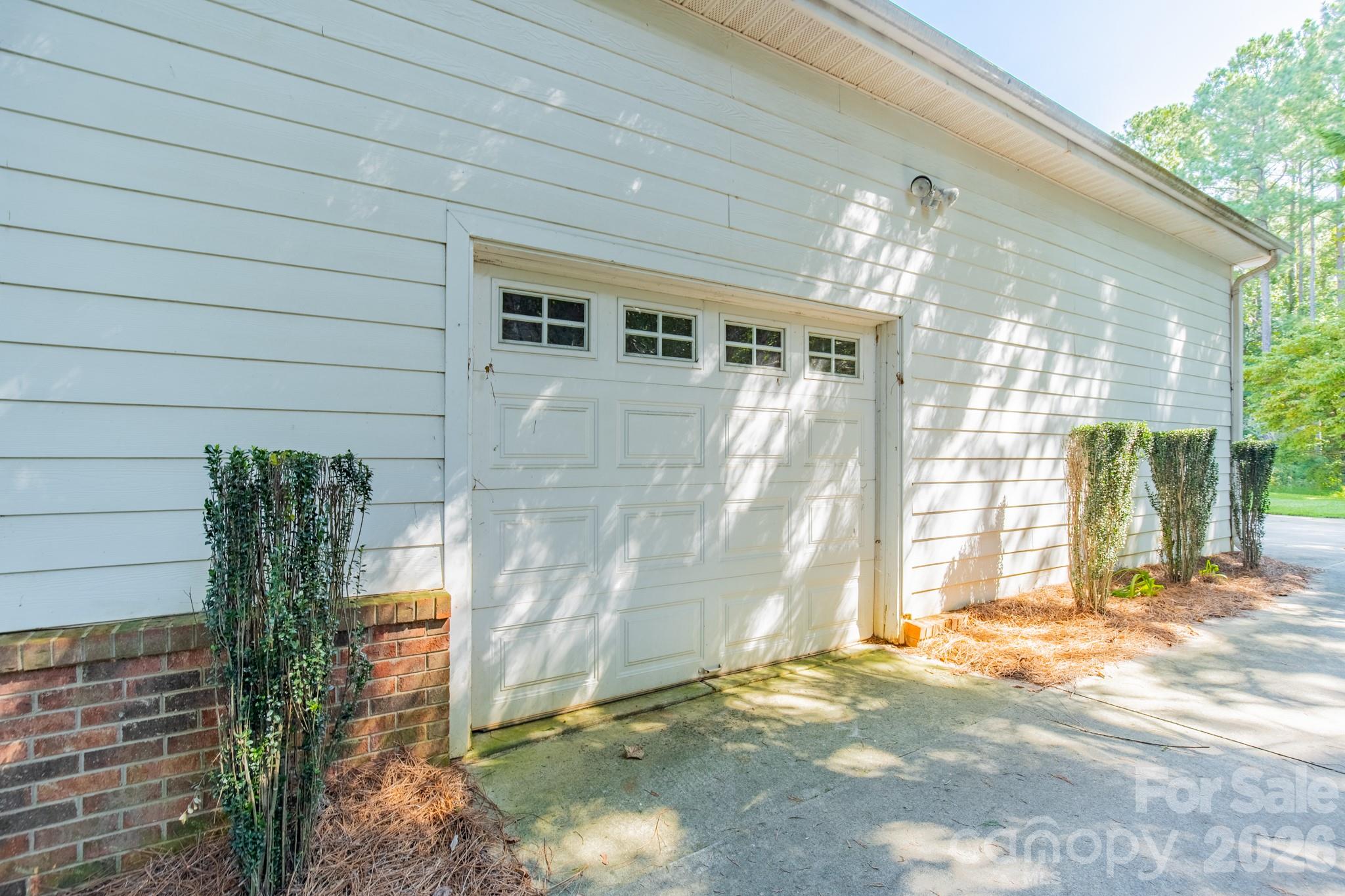 1673 Forest Ridge Drive Property Photo 12