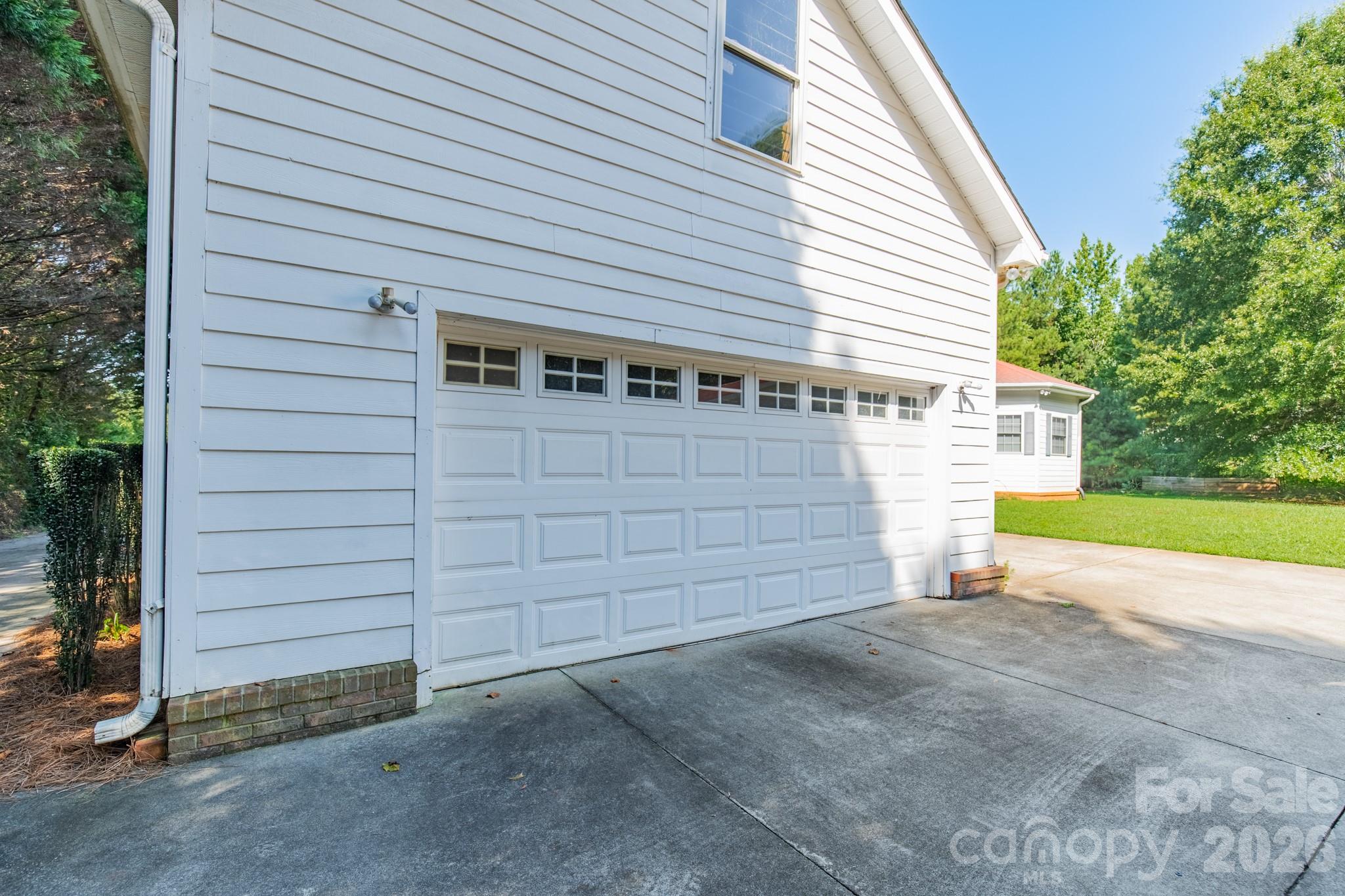 1673 Forest Ridge Drive Property Photo 13