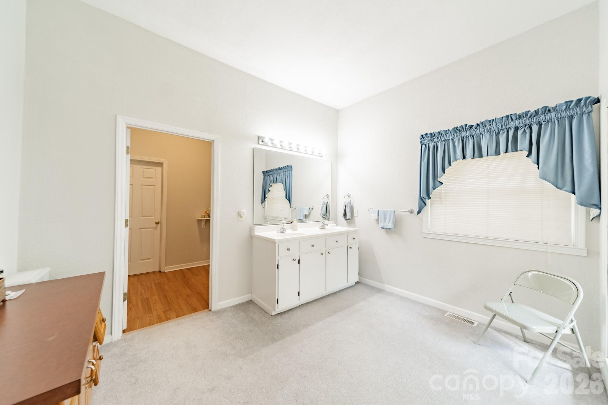 1673 Forest Ridge Drive Property Photo 34