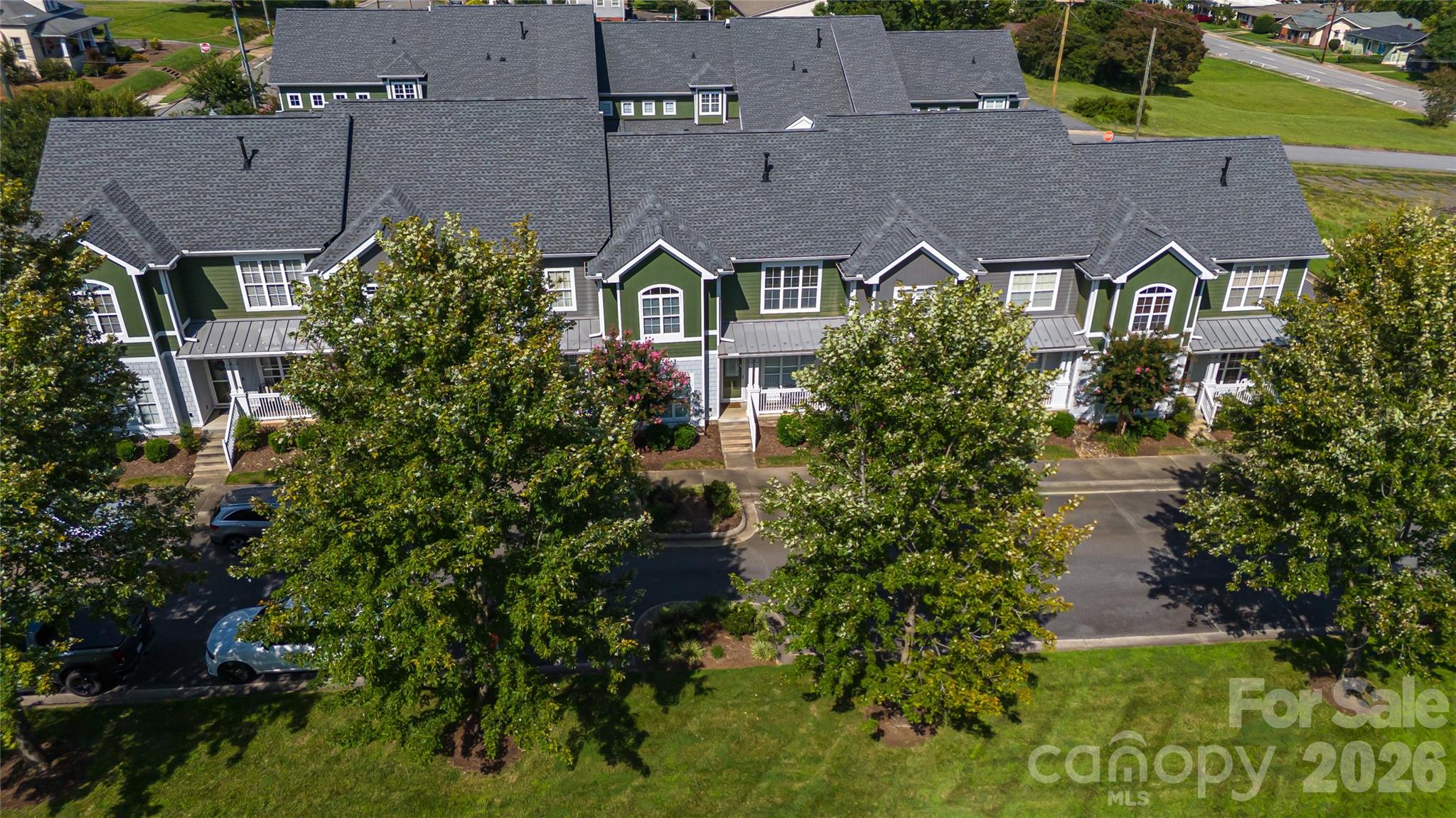 105 E Commons Drive Property Photo 6