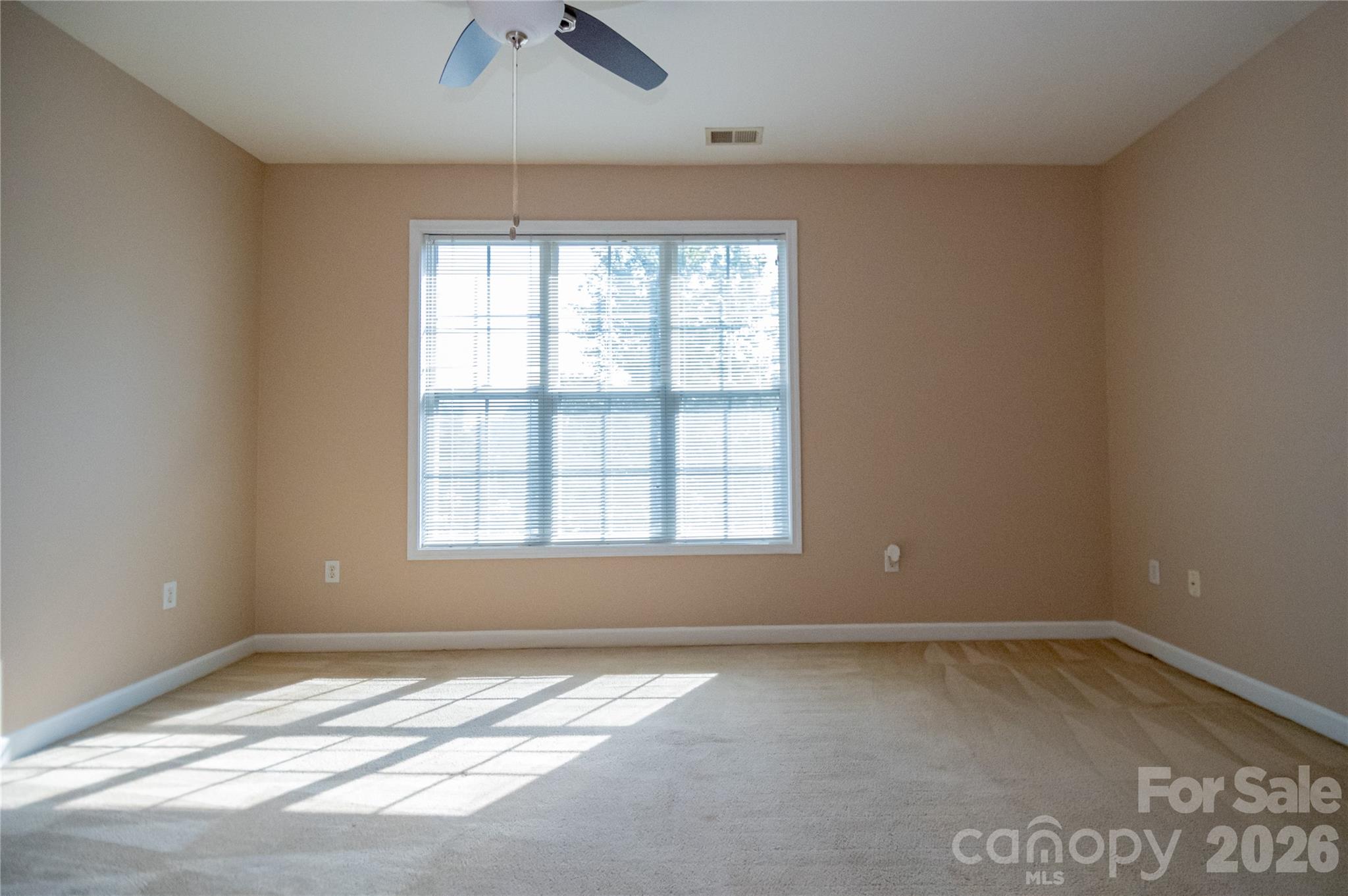105 E Commons Drive Property Photo 17