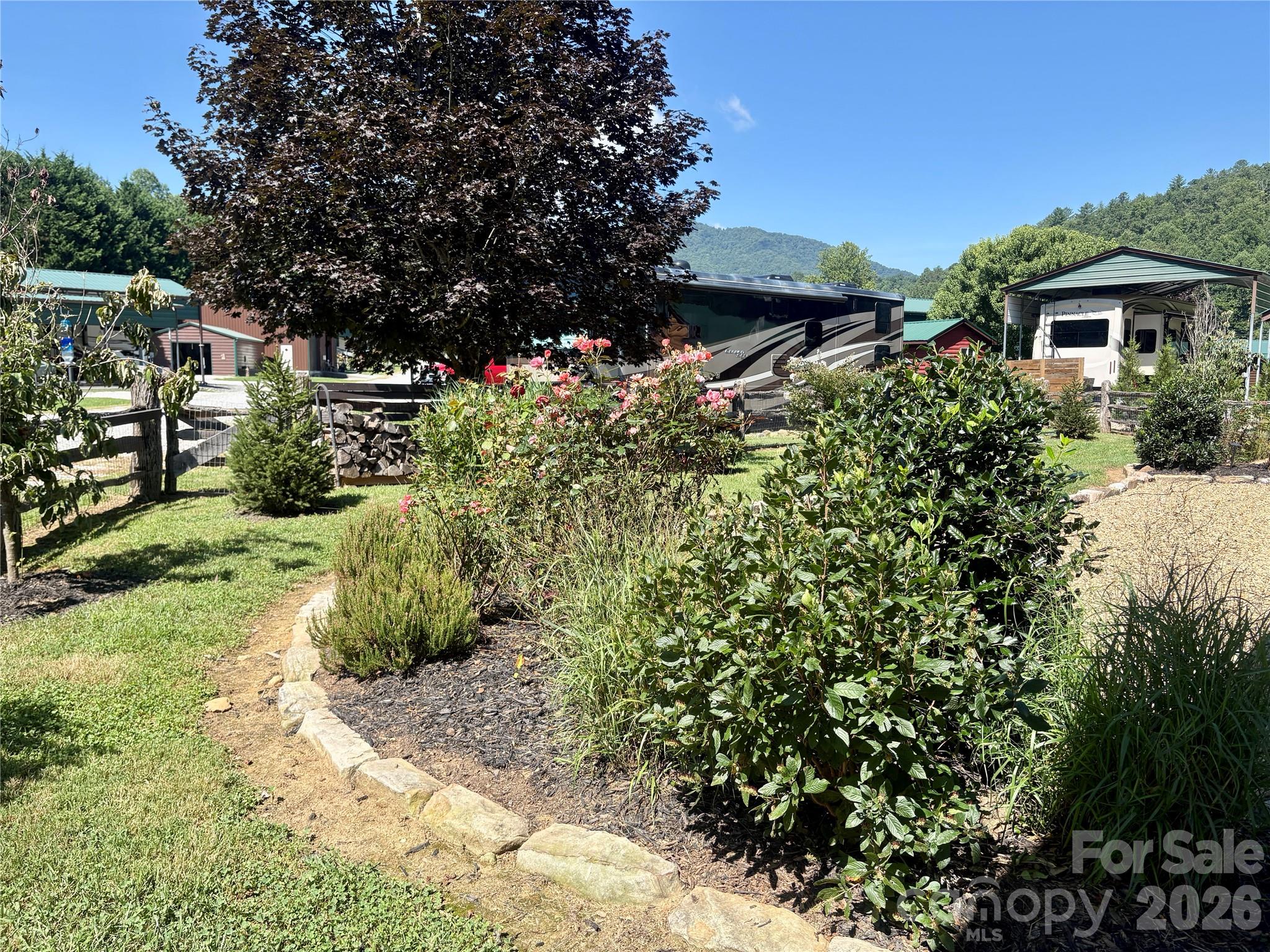 415 Hyde Town Road 11 Property Photo 12