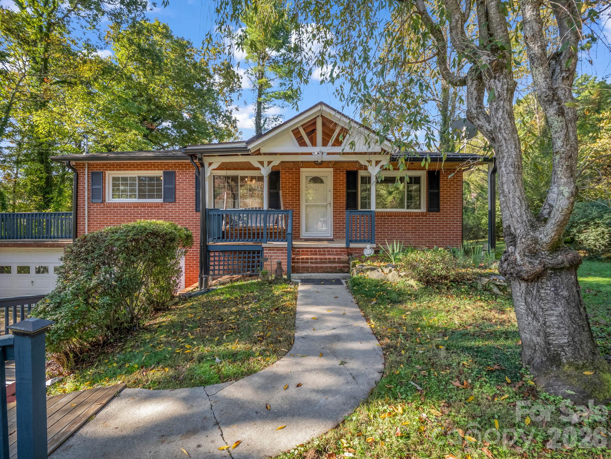 88 Lake Rugby Drive Property Photo 1