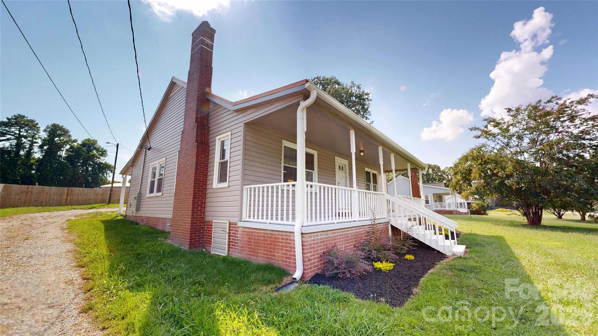 2106 Statesville Highway Property Photo 4