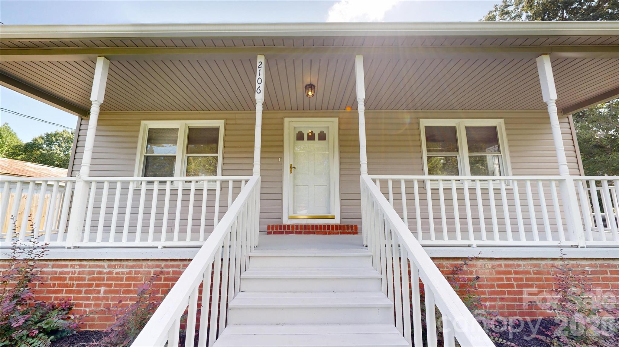 2106 Statesville Highway Property Photo 6