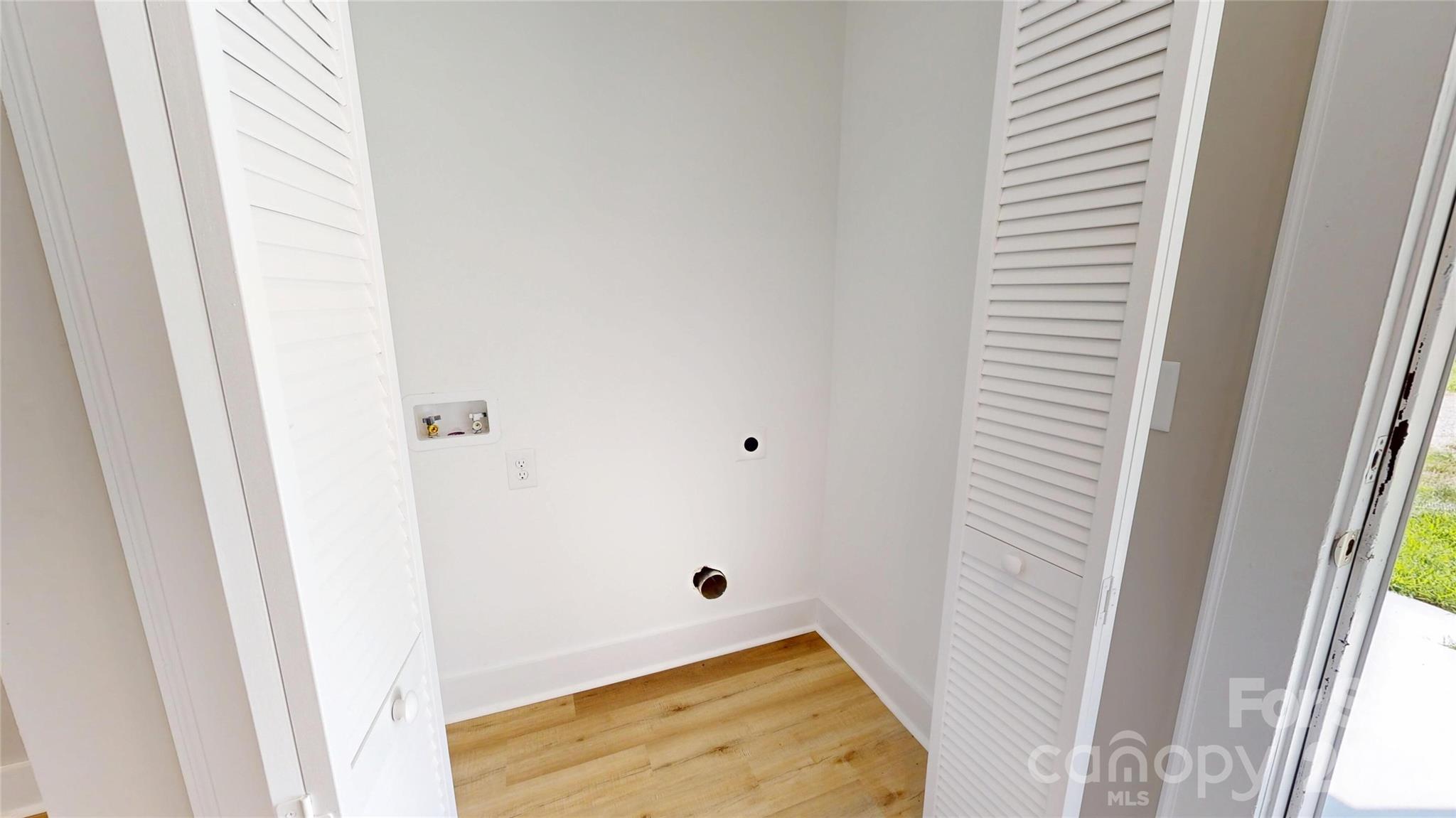 2106 Statesville Highway Property Photo 10