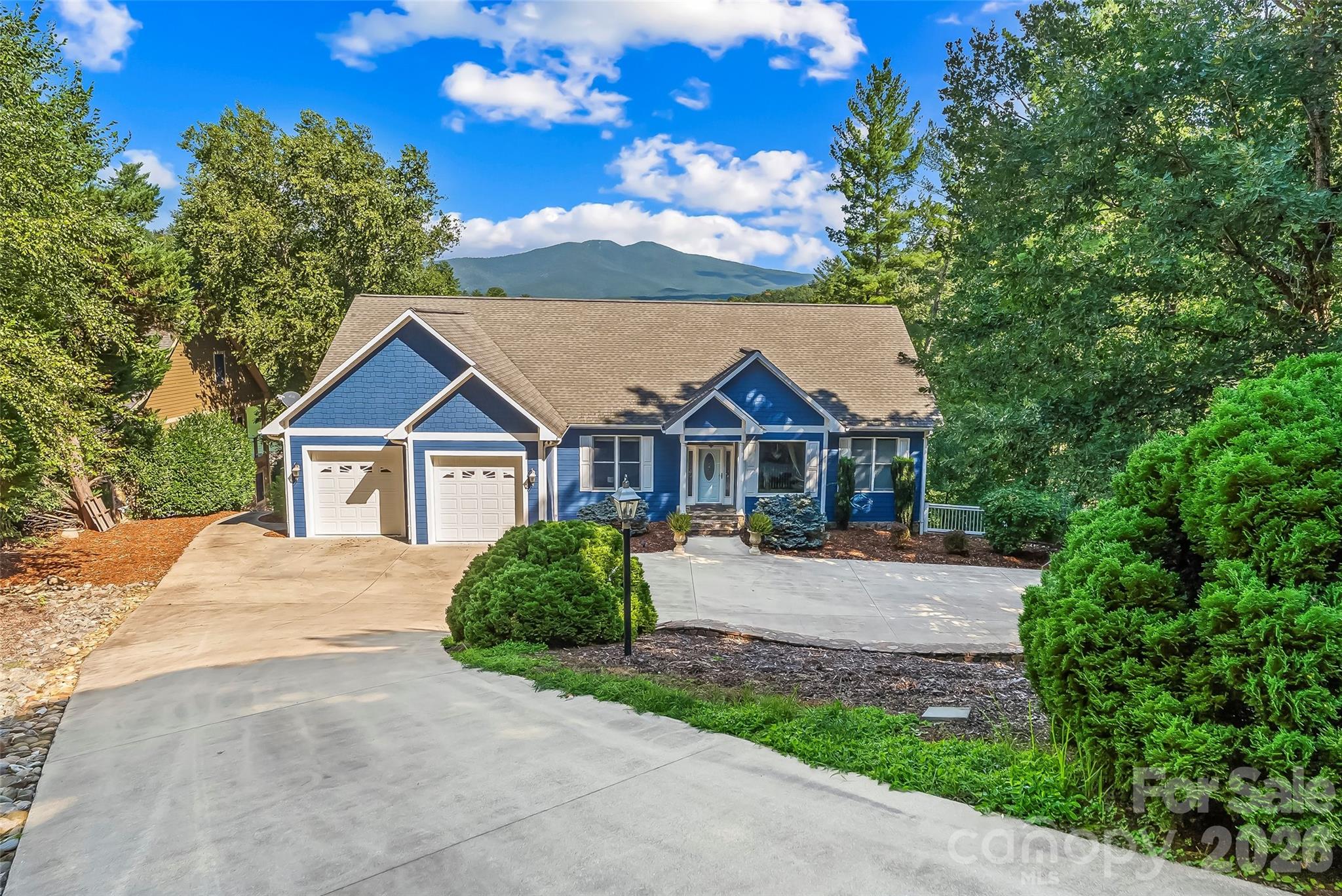 705 Waters Edge Drive Property Photo 1