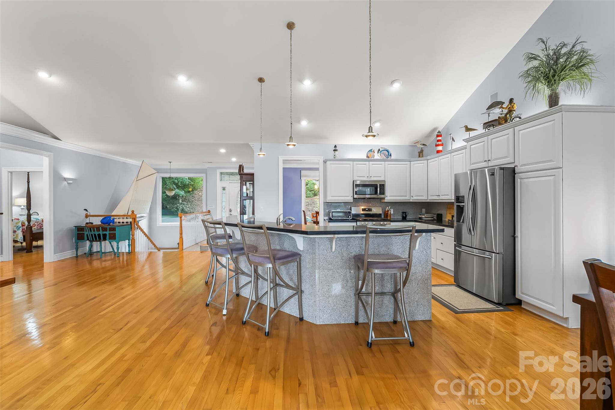 705 Waters Edge Drive Property Photo 4