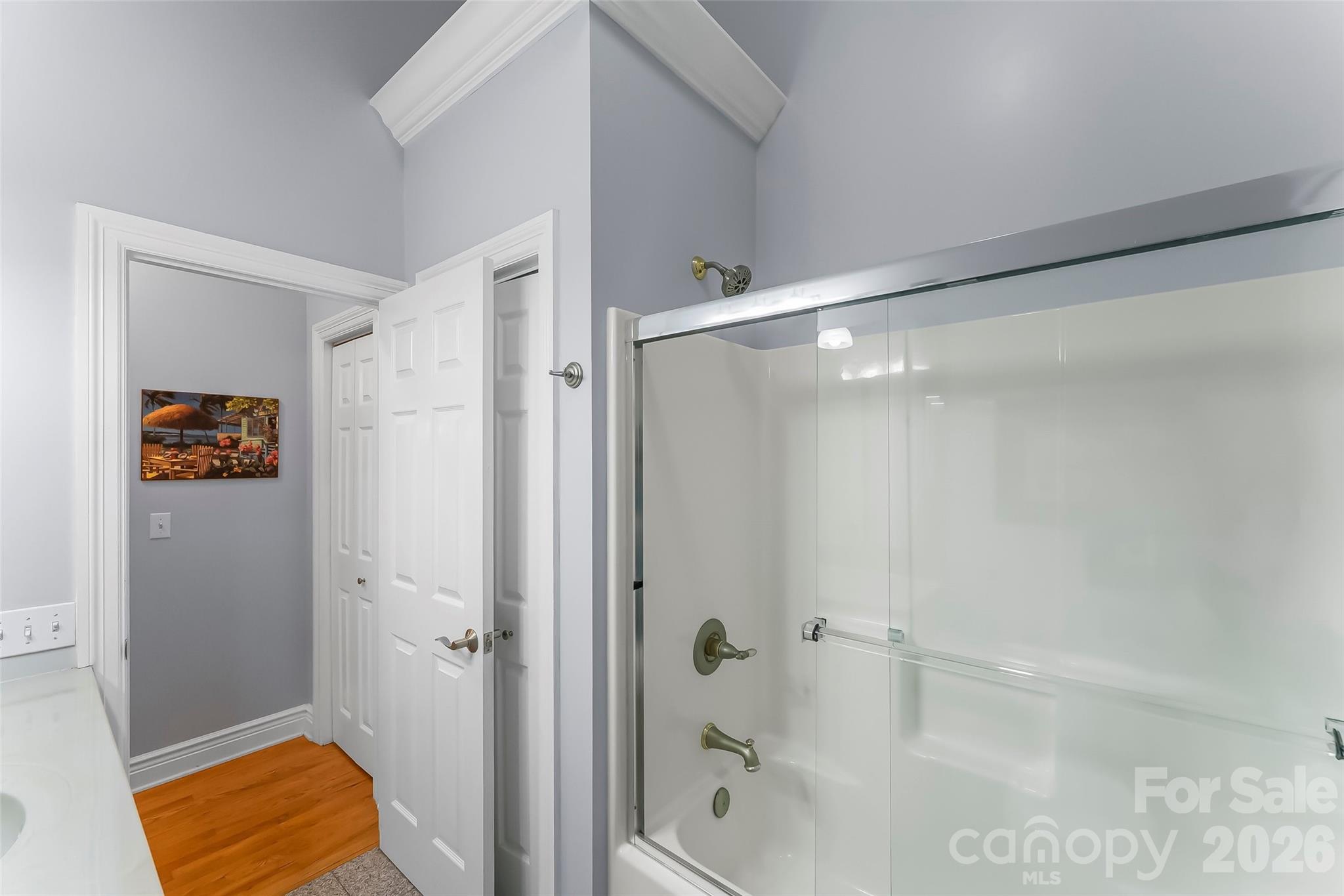 705 Waters Edge Drive Property Photo 12