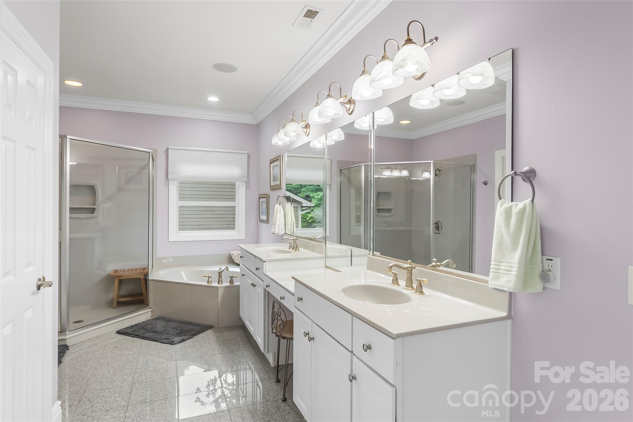 705 Waters Edge Drive Property Photo 14
