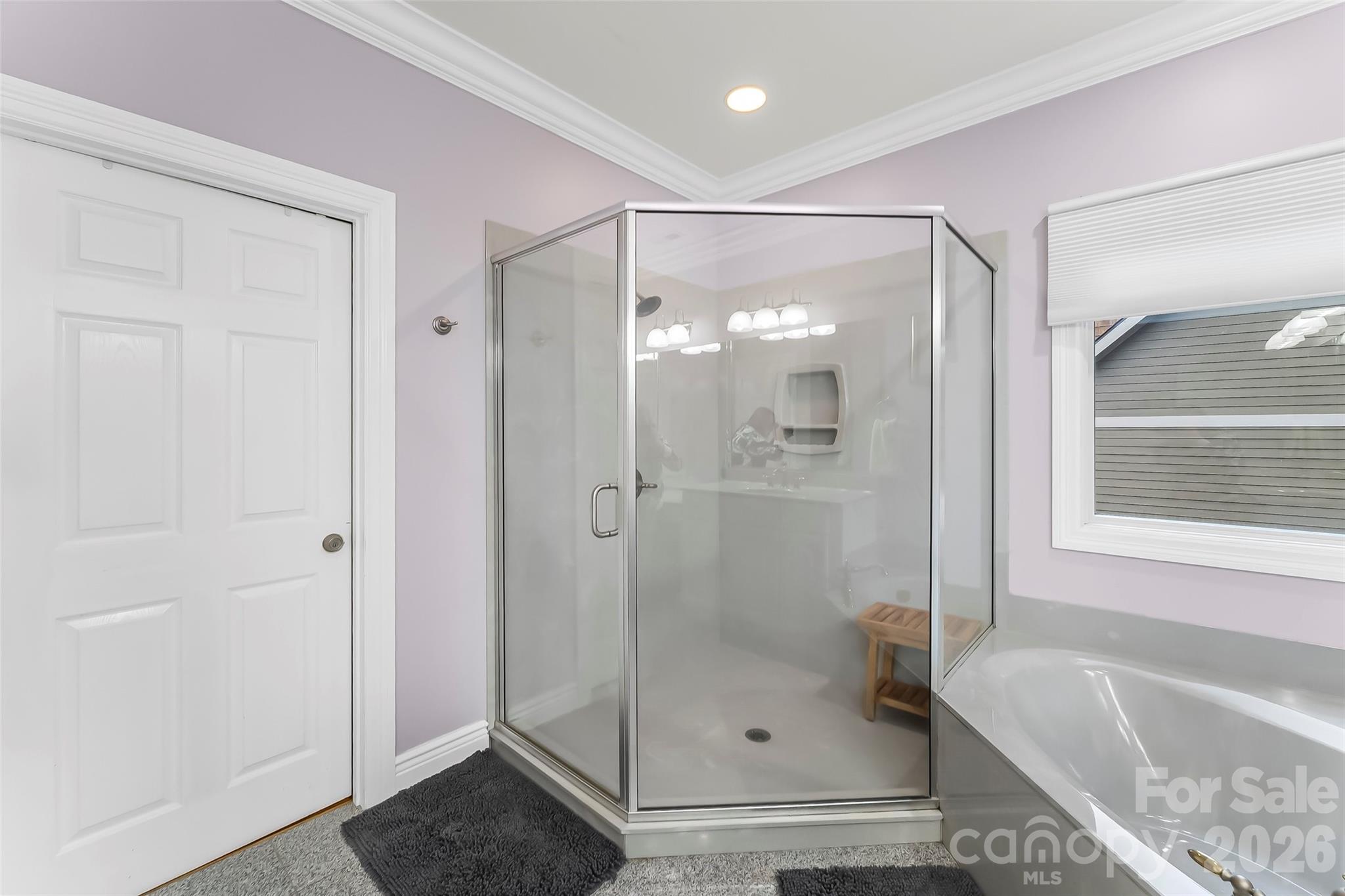 705 Waters Edge Drive Property Photo 16