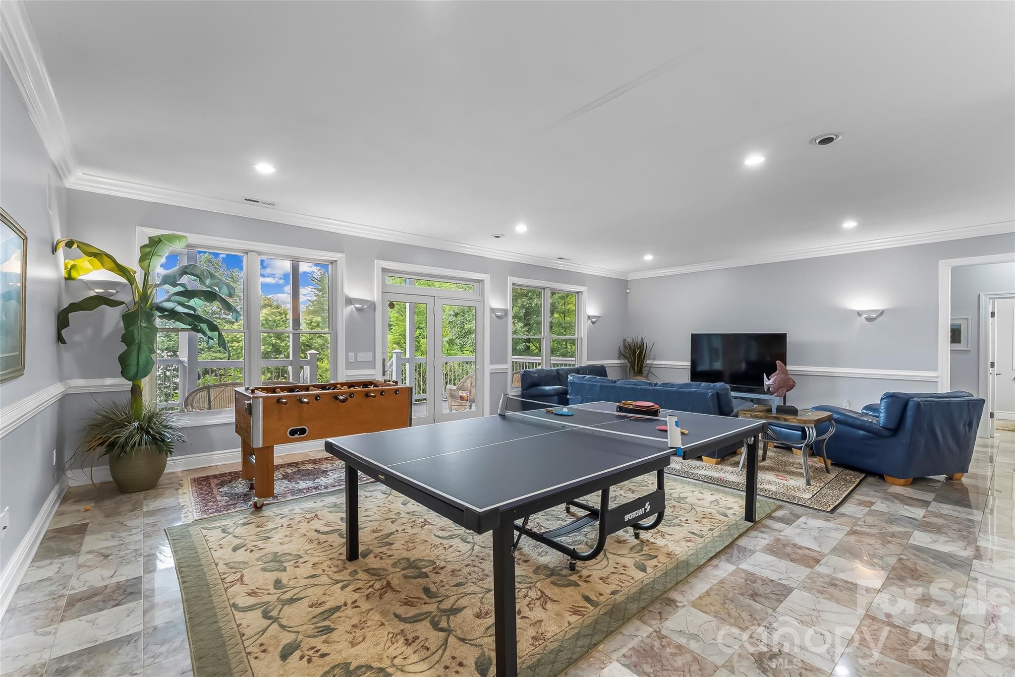 705 Waters Edge Drive Property Photo 22