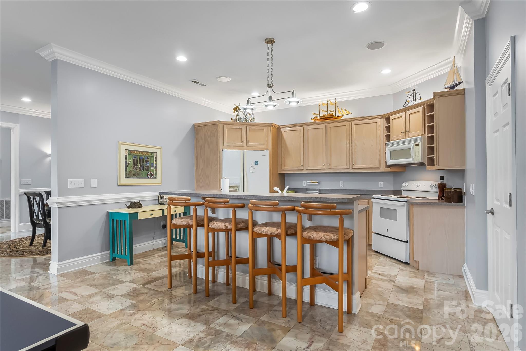 705 Waters Edge Drive Property Photo 23