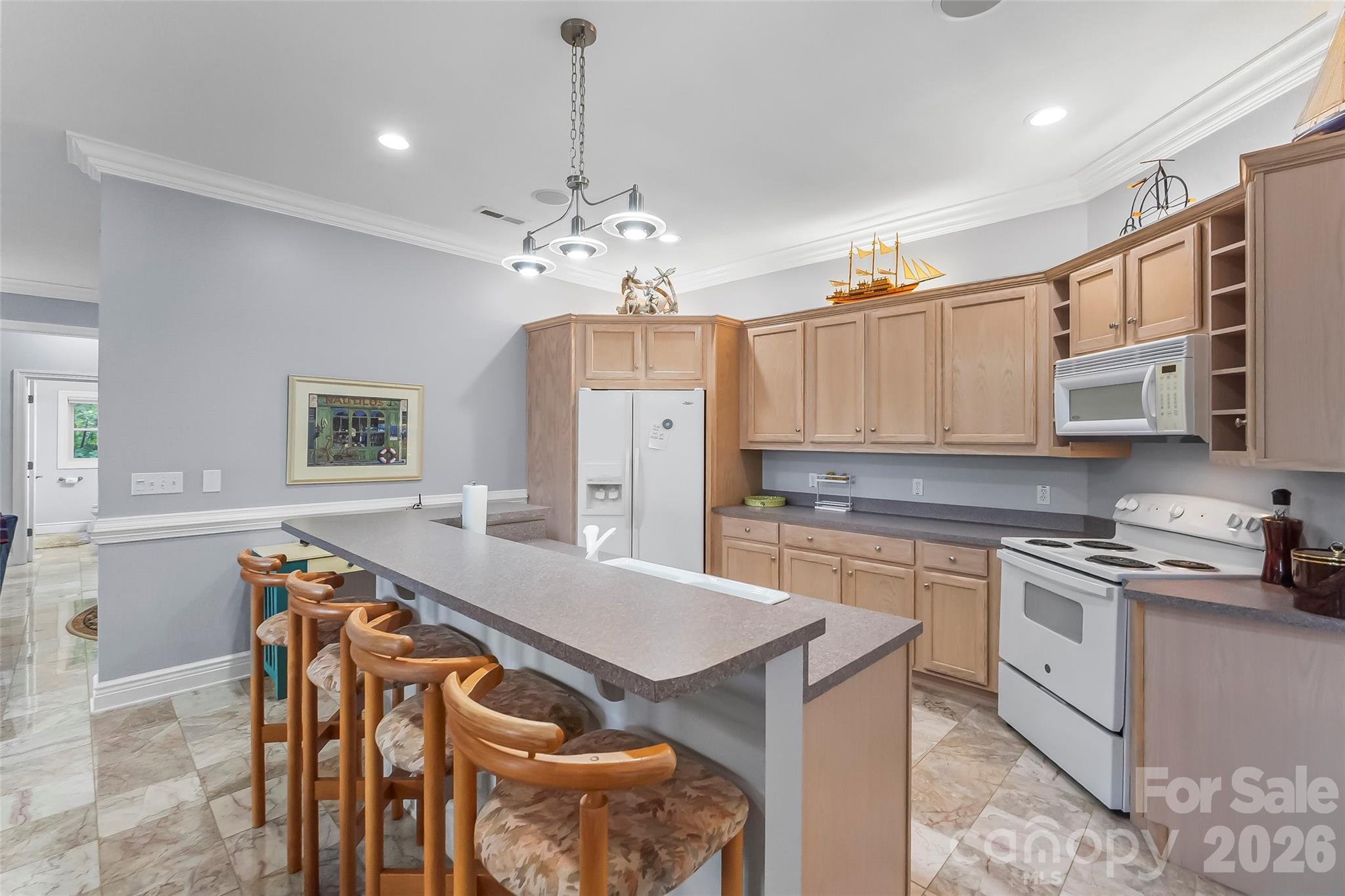 705 Waters Edge Drive Property Photo 24