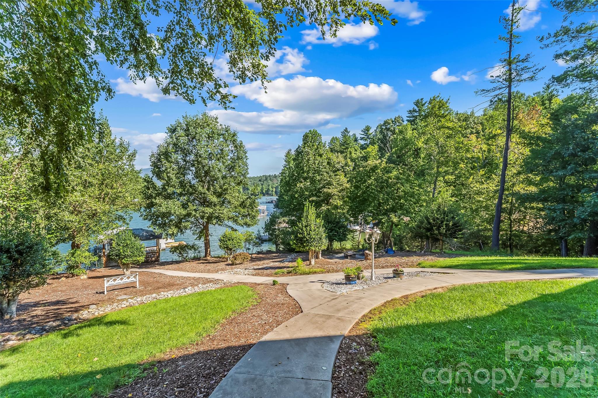 705 Waters Edge Drive Property Photo 36