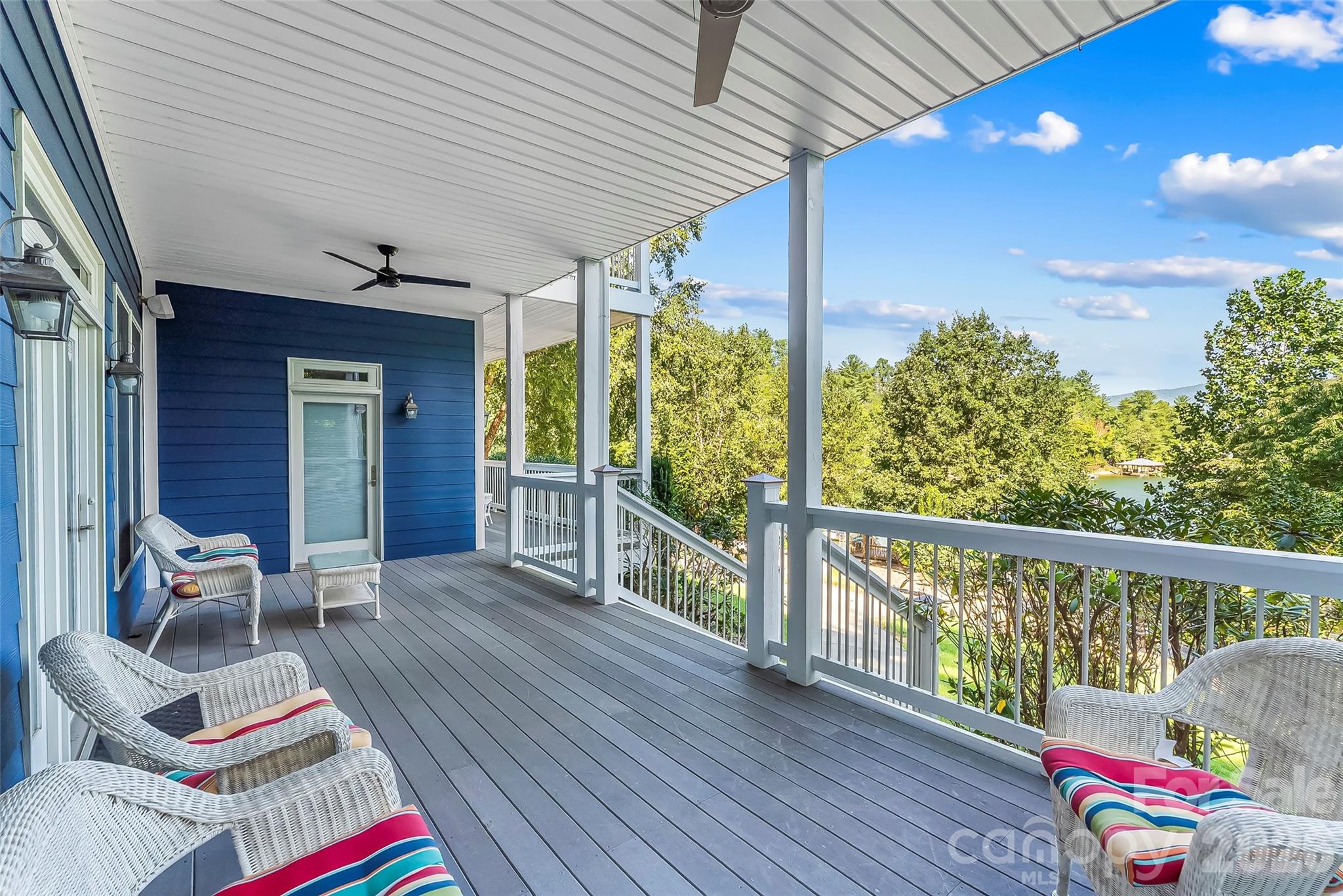 705 Waters Edge Drive Property Photo 39