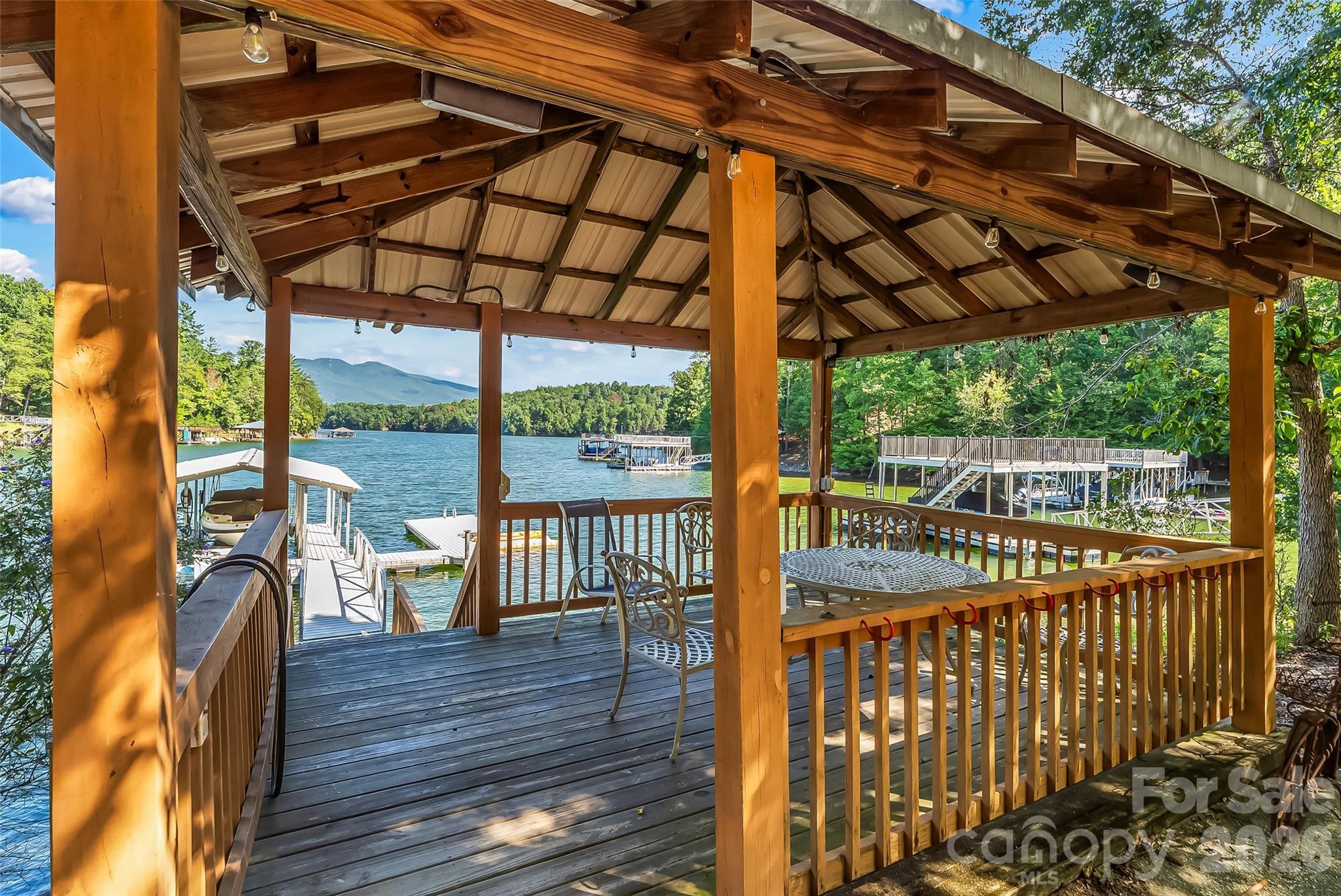 705 Waters Edge Drive Property Photo 44