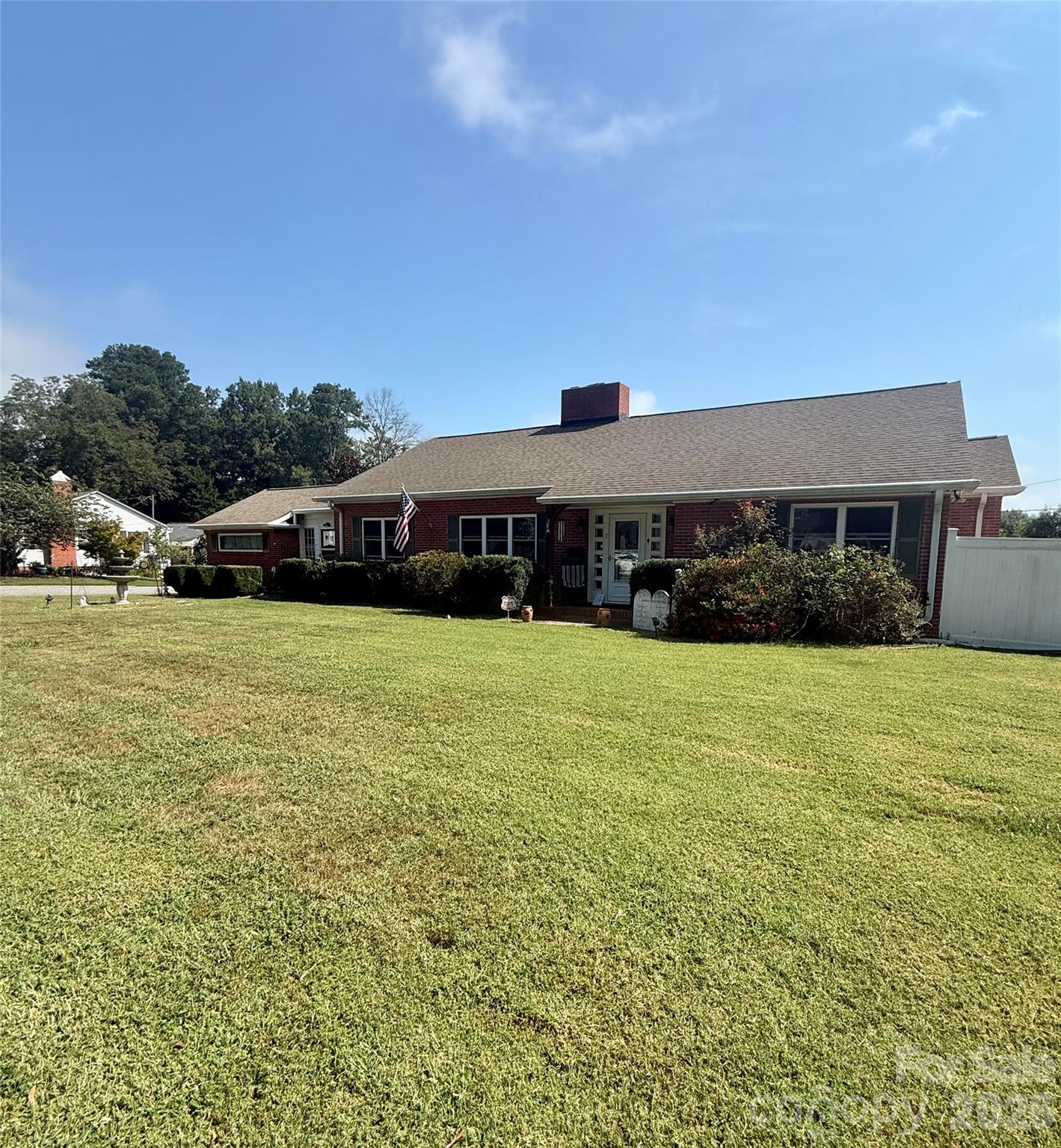 401 S Mulberry Street Property Photo 2