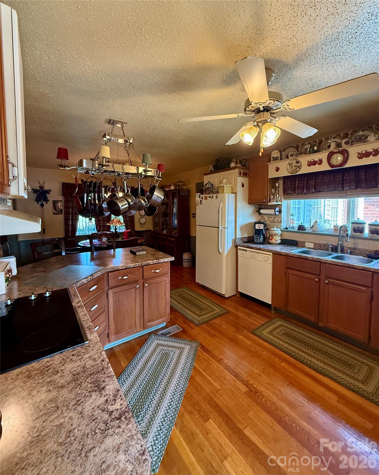 401 S Mulberry Street Property Photo 11