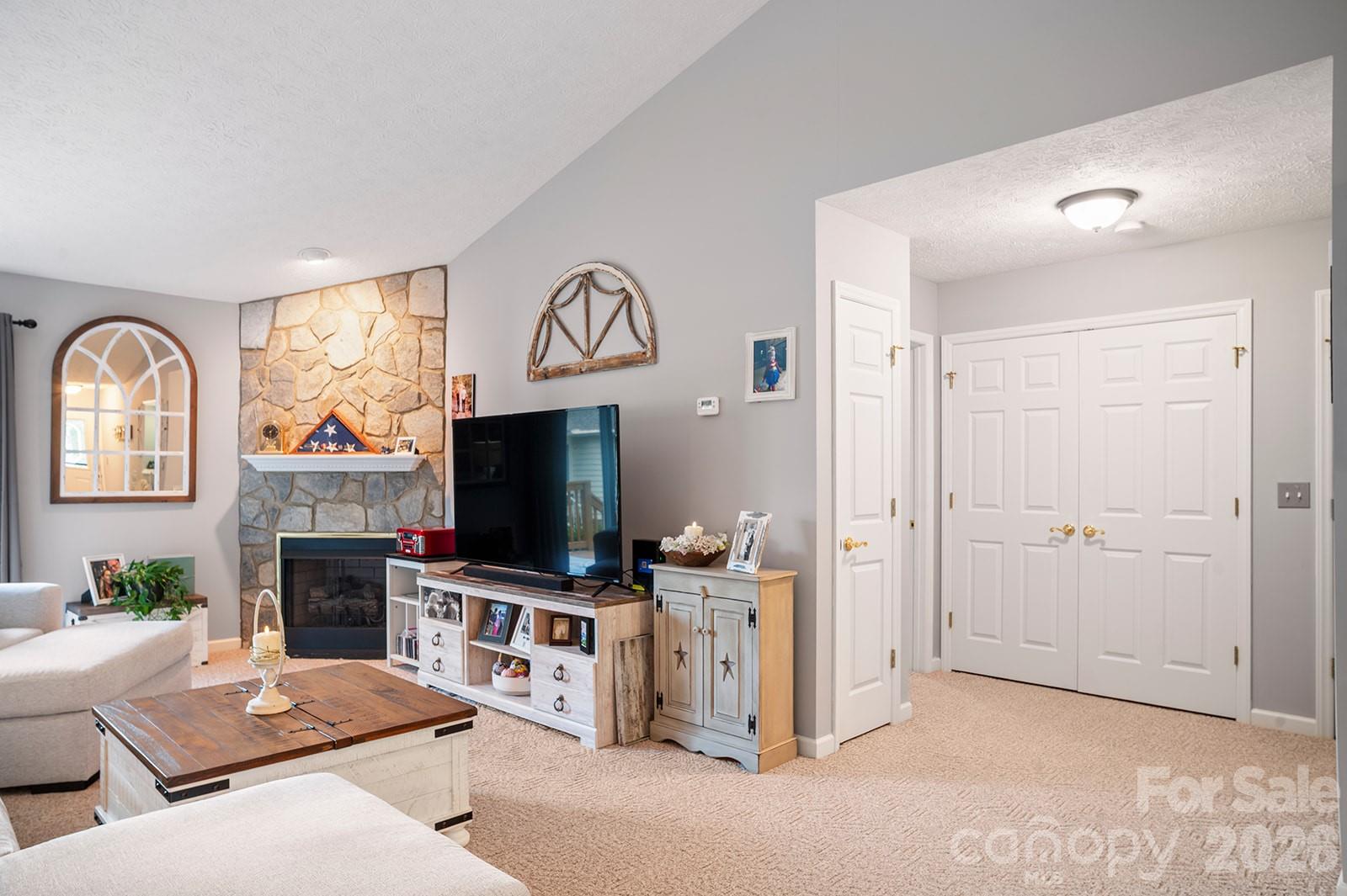 647 High Quarry Road Property Photo 30