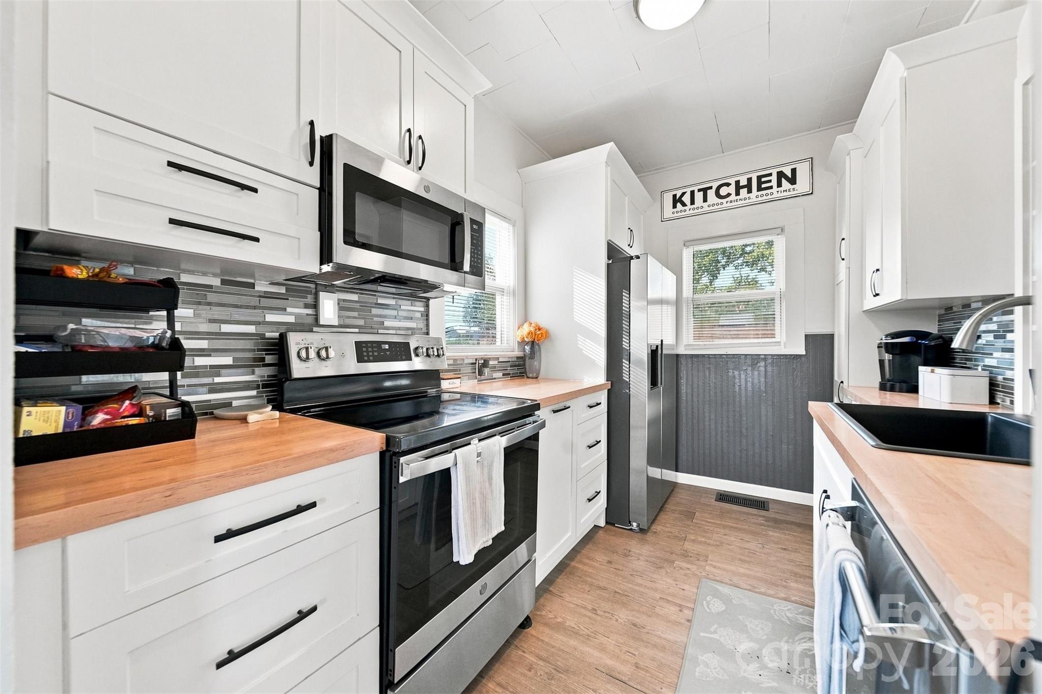 213 Colombo Street Property Photo 4