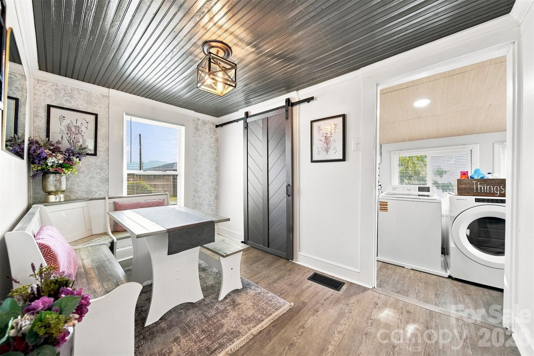 213 Colombo Street Property Photo 7