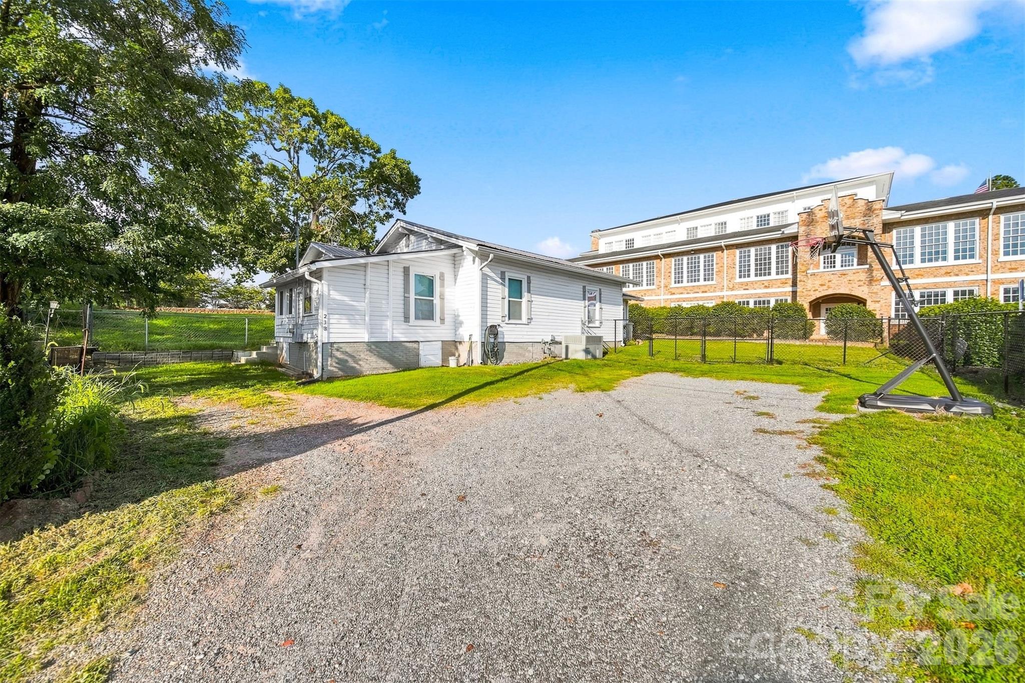 213 Colombo Street Property Photo 15
