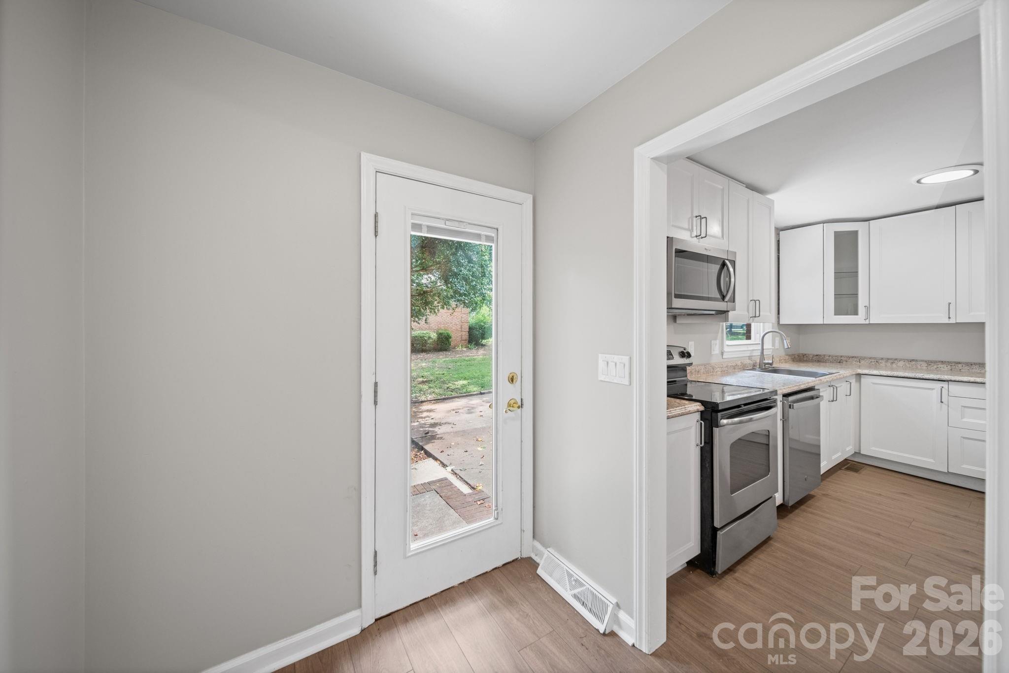 4710 Carving Tree Drive Property Photo 14