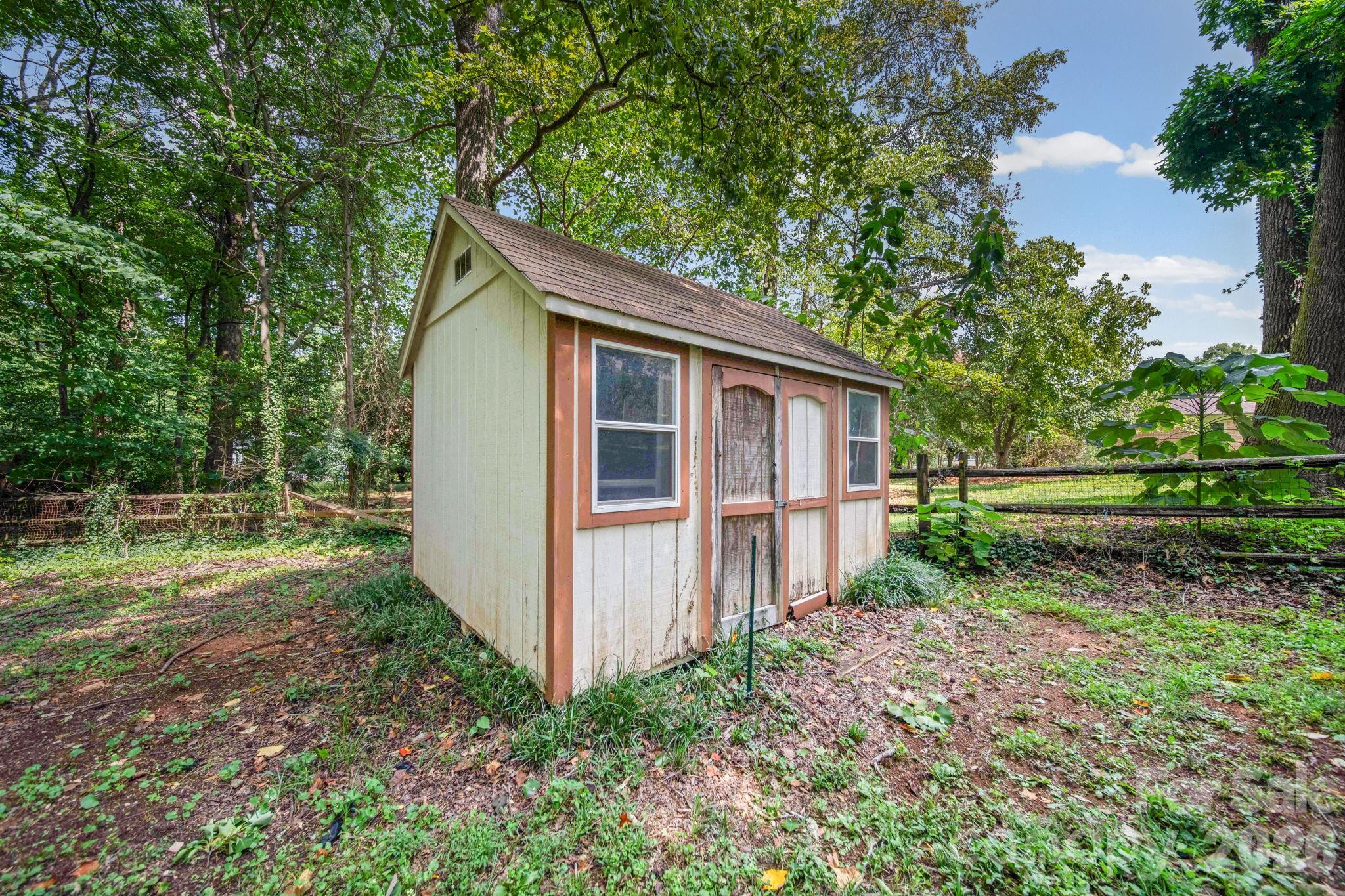4710 Carving Tree Drive Property Photo 33
