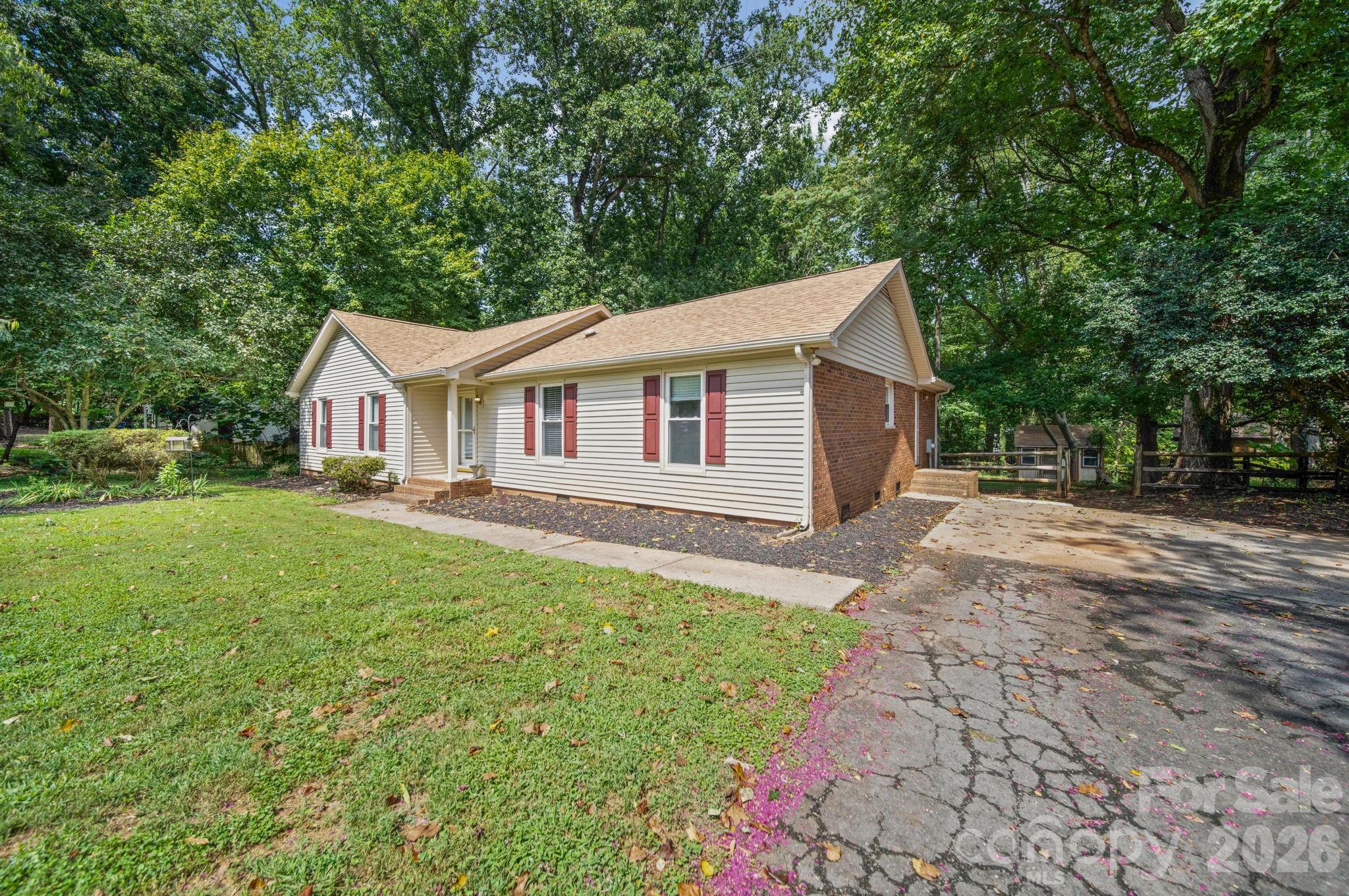 4710 Carving Tree Drive Property Photo 34