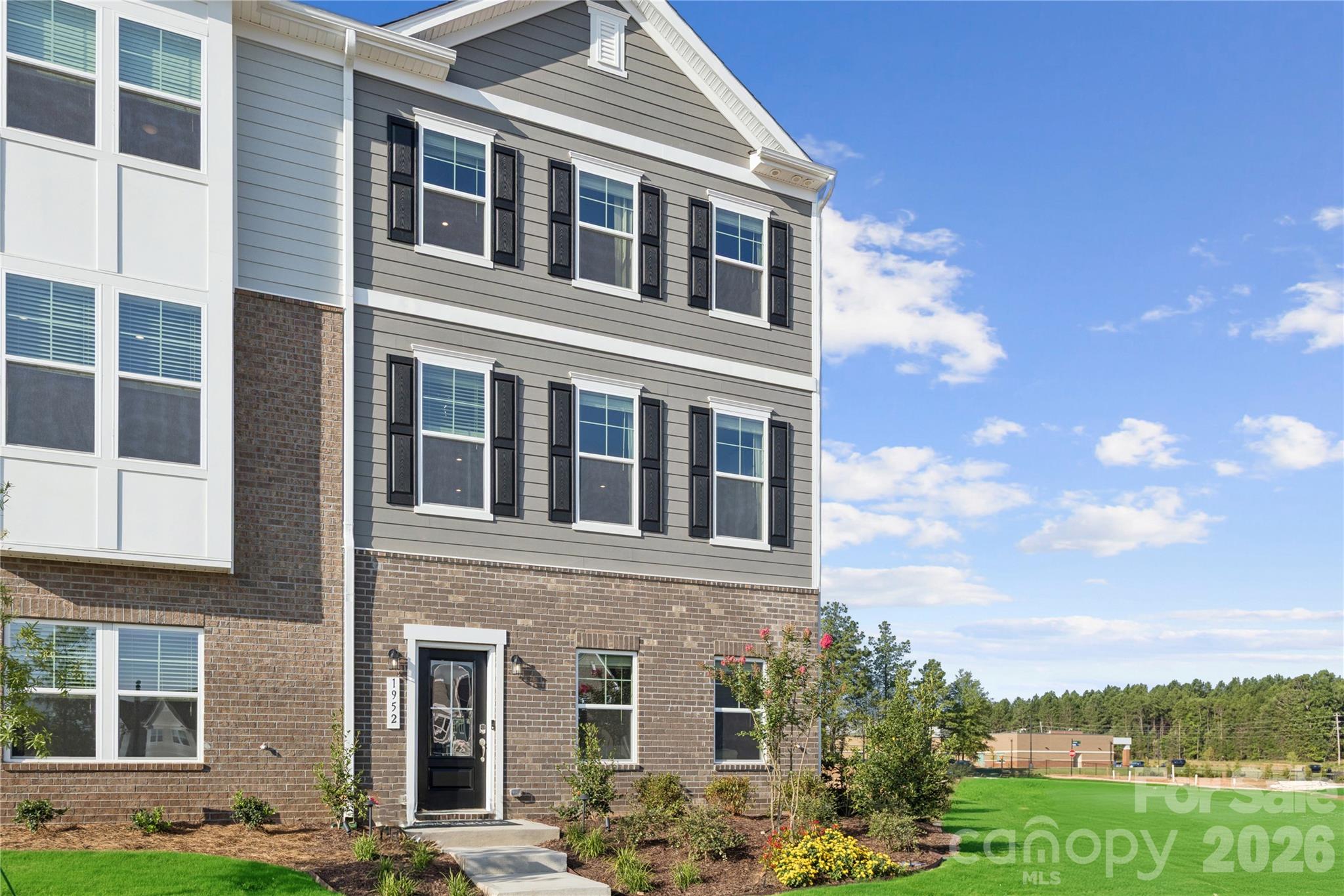 1406 Towns Valley Property Photo 2