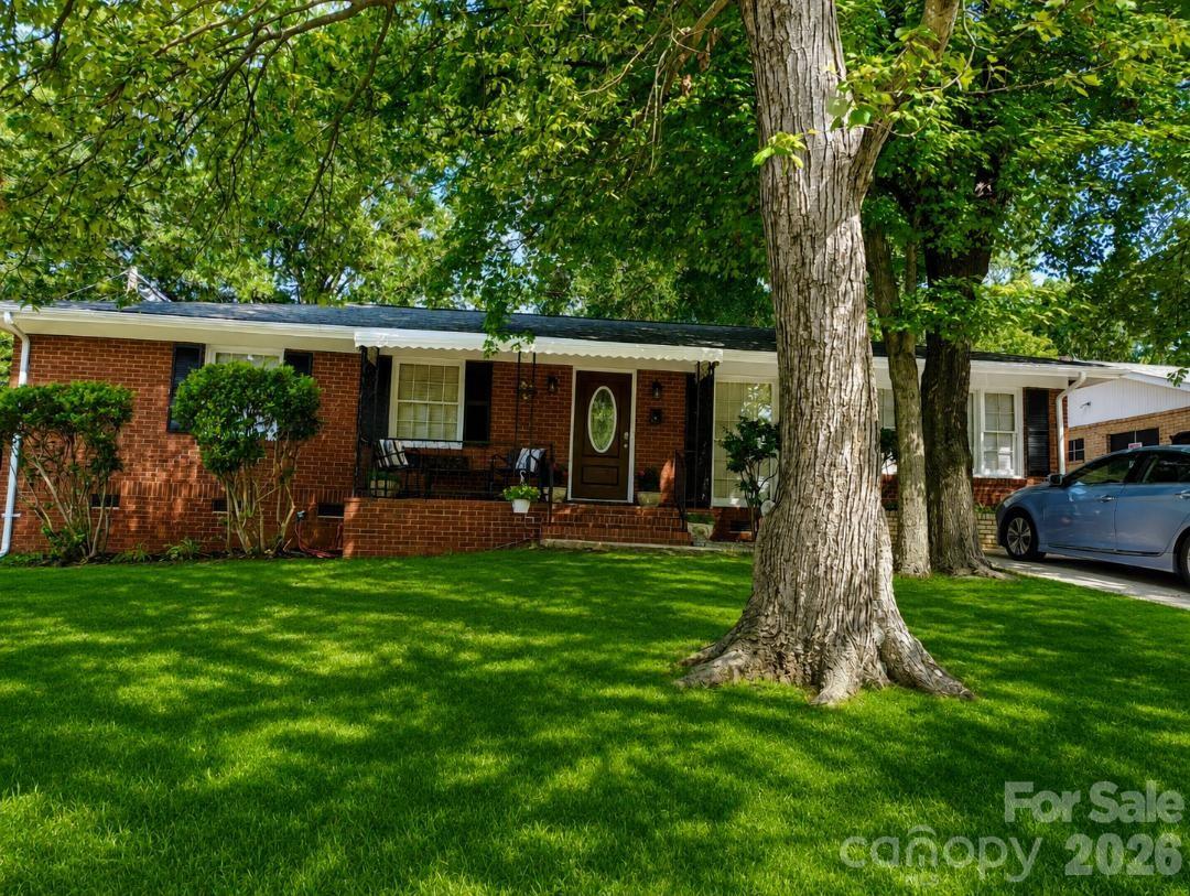 406 S Shaver Street Property Photo 1