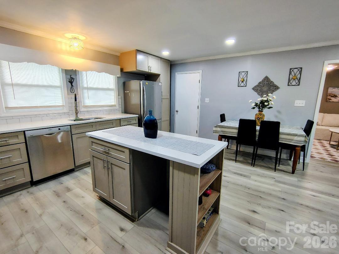 406 S Shaver Street Property Photo 13