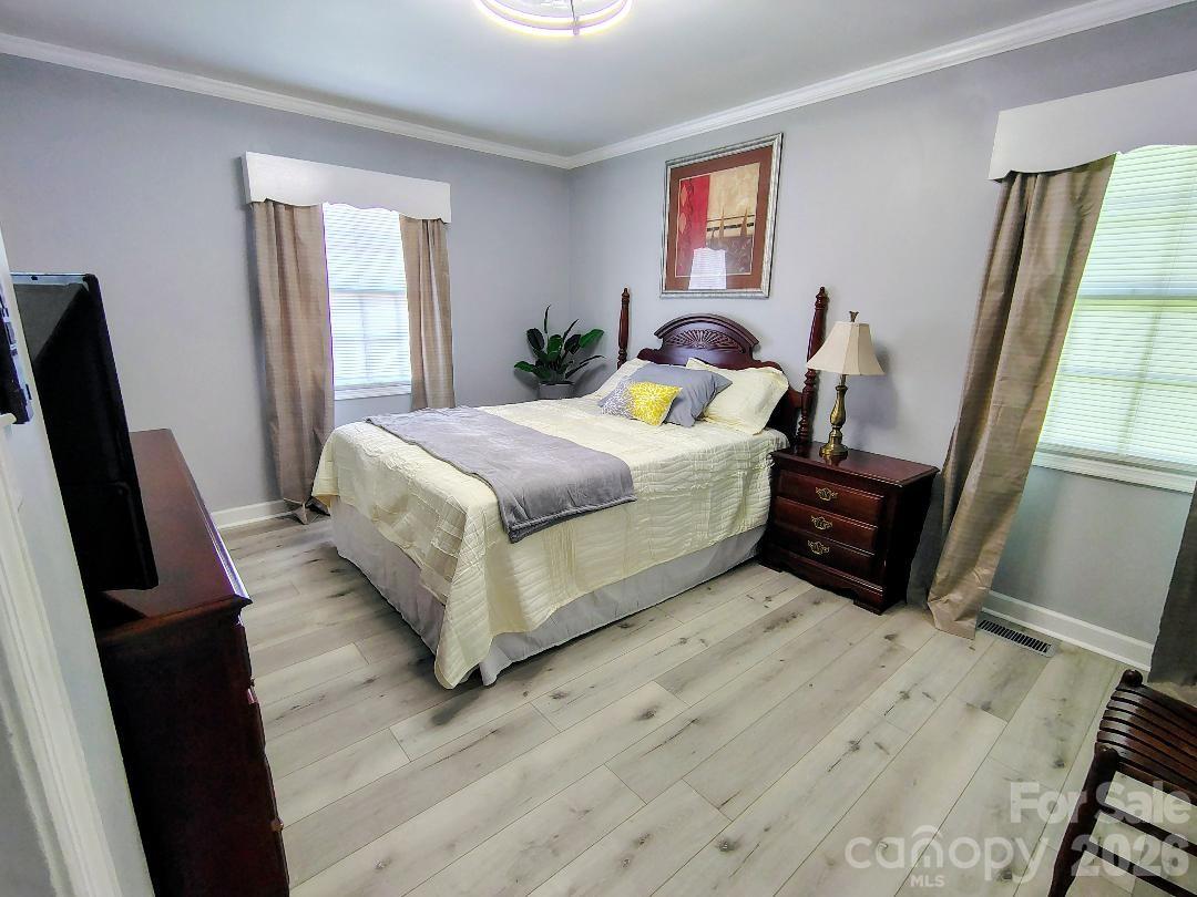 406 S Shaver Street Property Photo 18