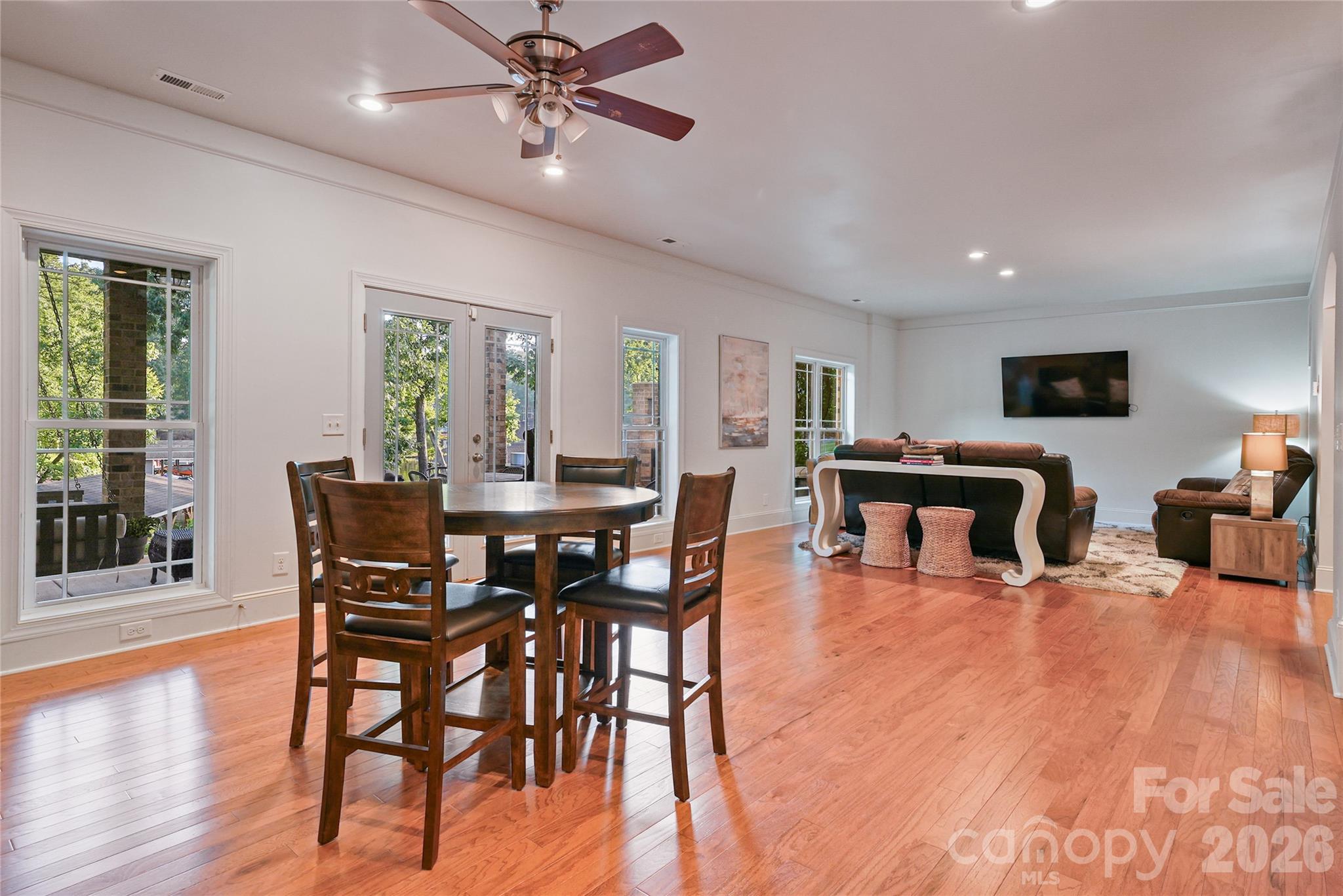 410 Plantation Way 4 Property Photo 24