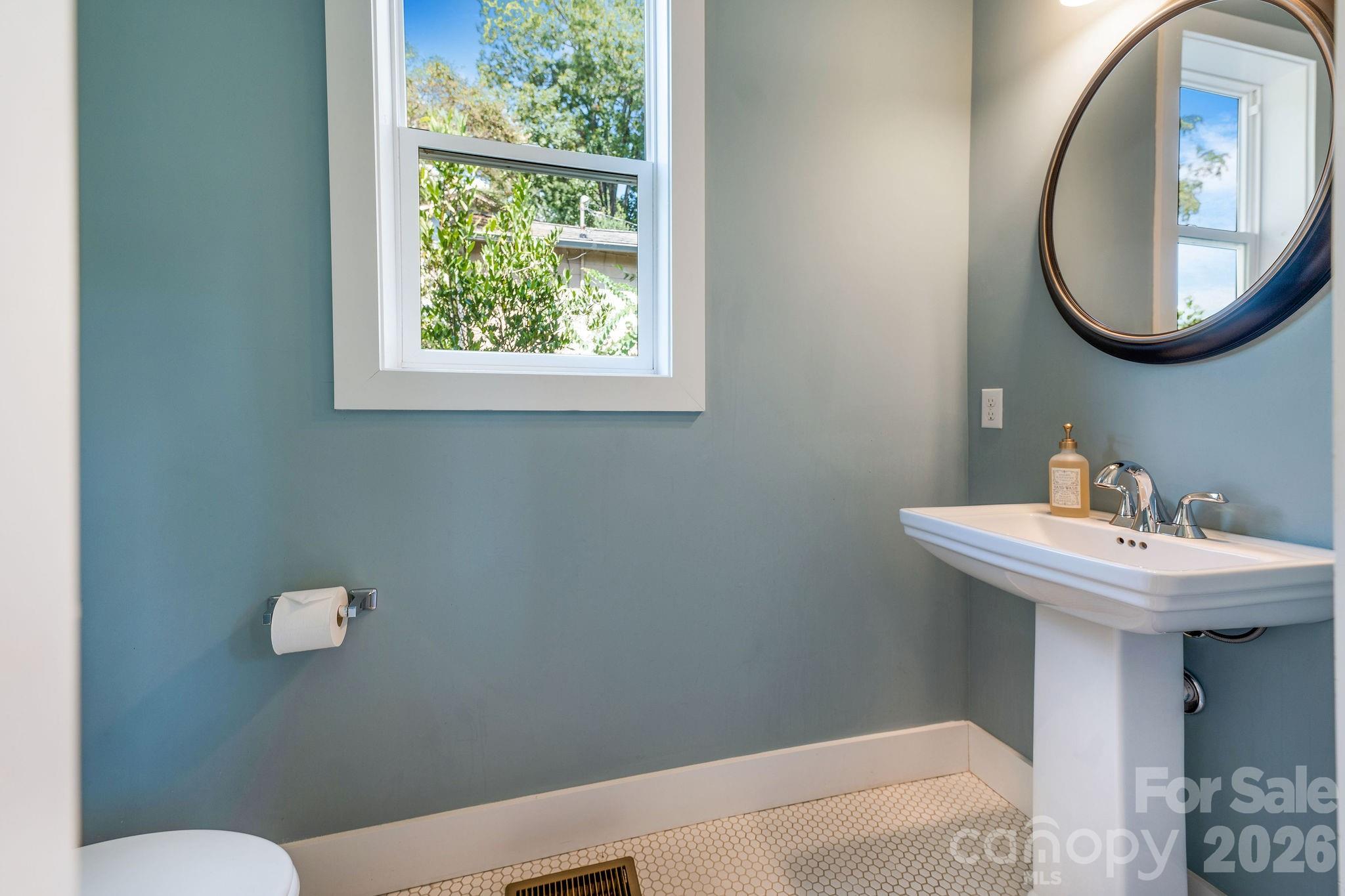 27 Hubbard Avenue Property Photo 8