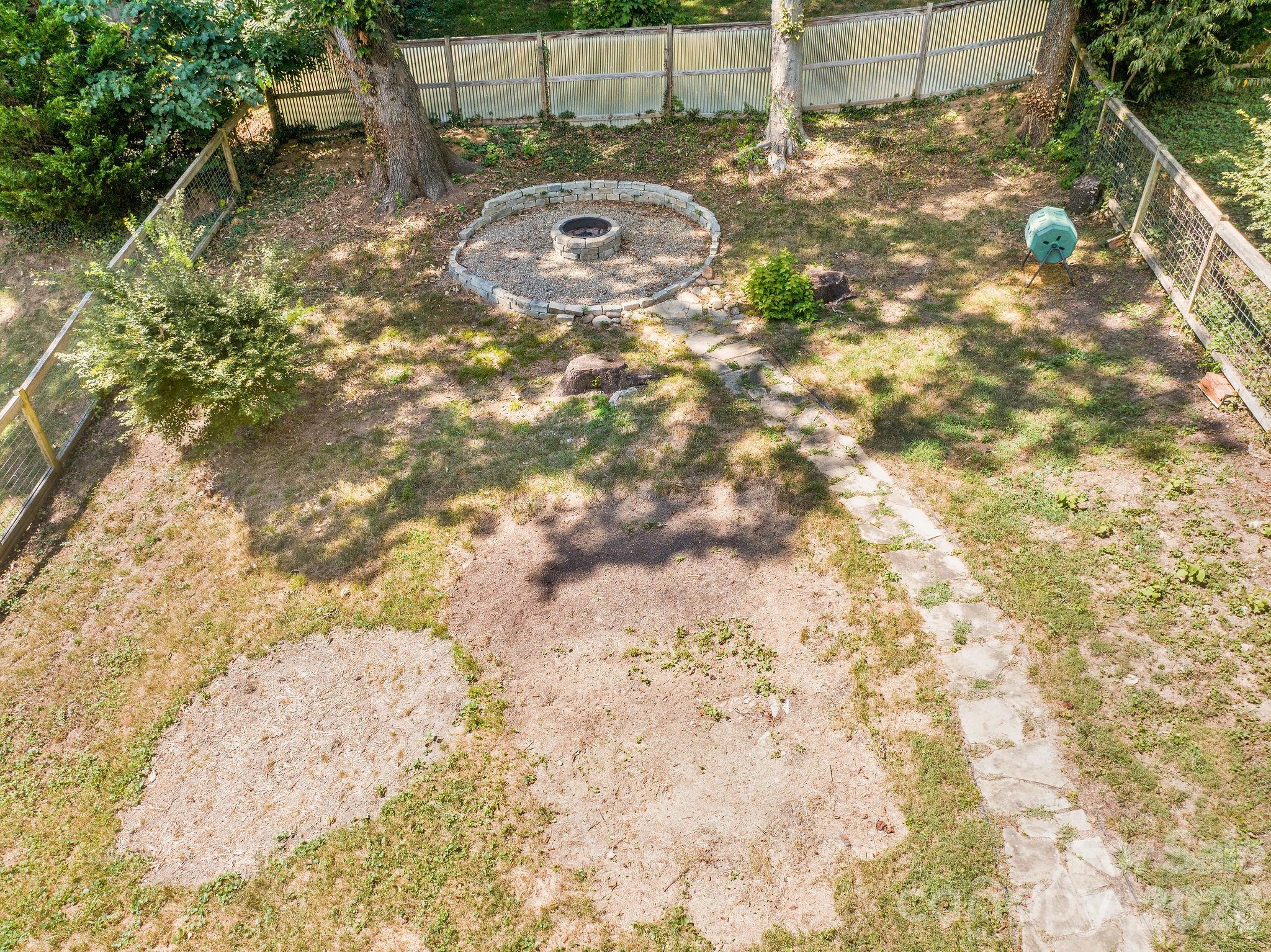 27 Hubbard Avenue Property Photo 42