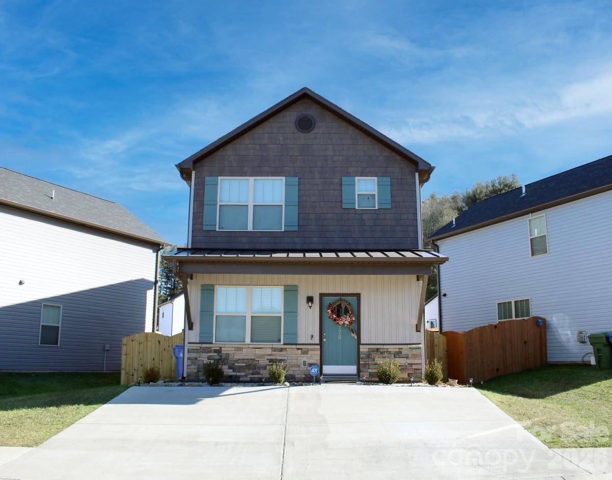 232 Slade Lane Property Photo 1