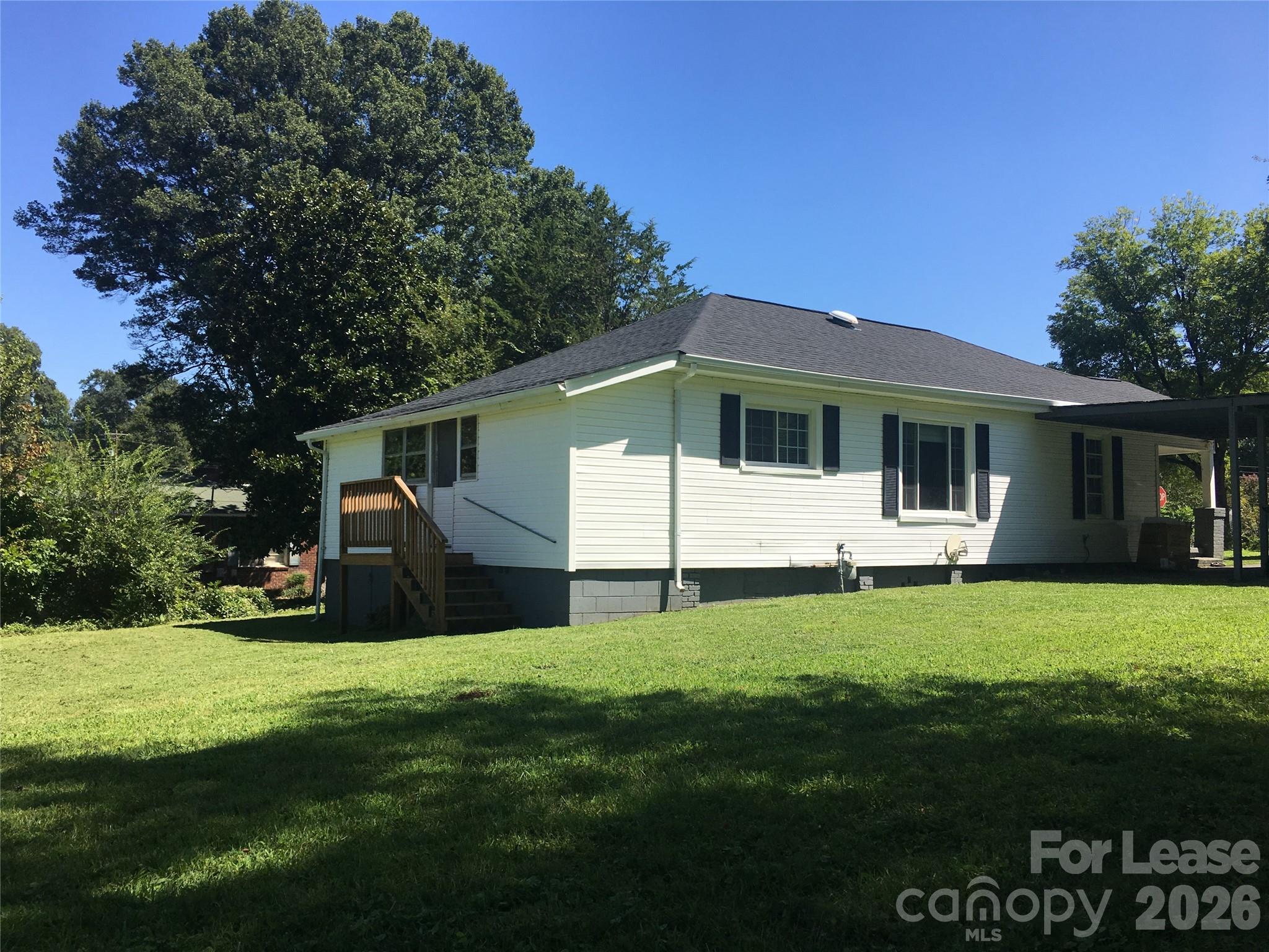 363 Pine Street Property Photo 10