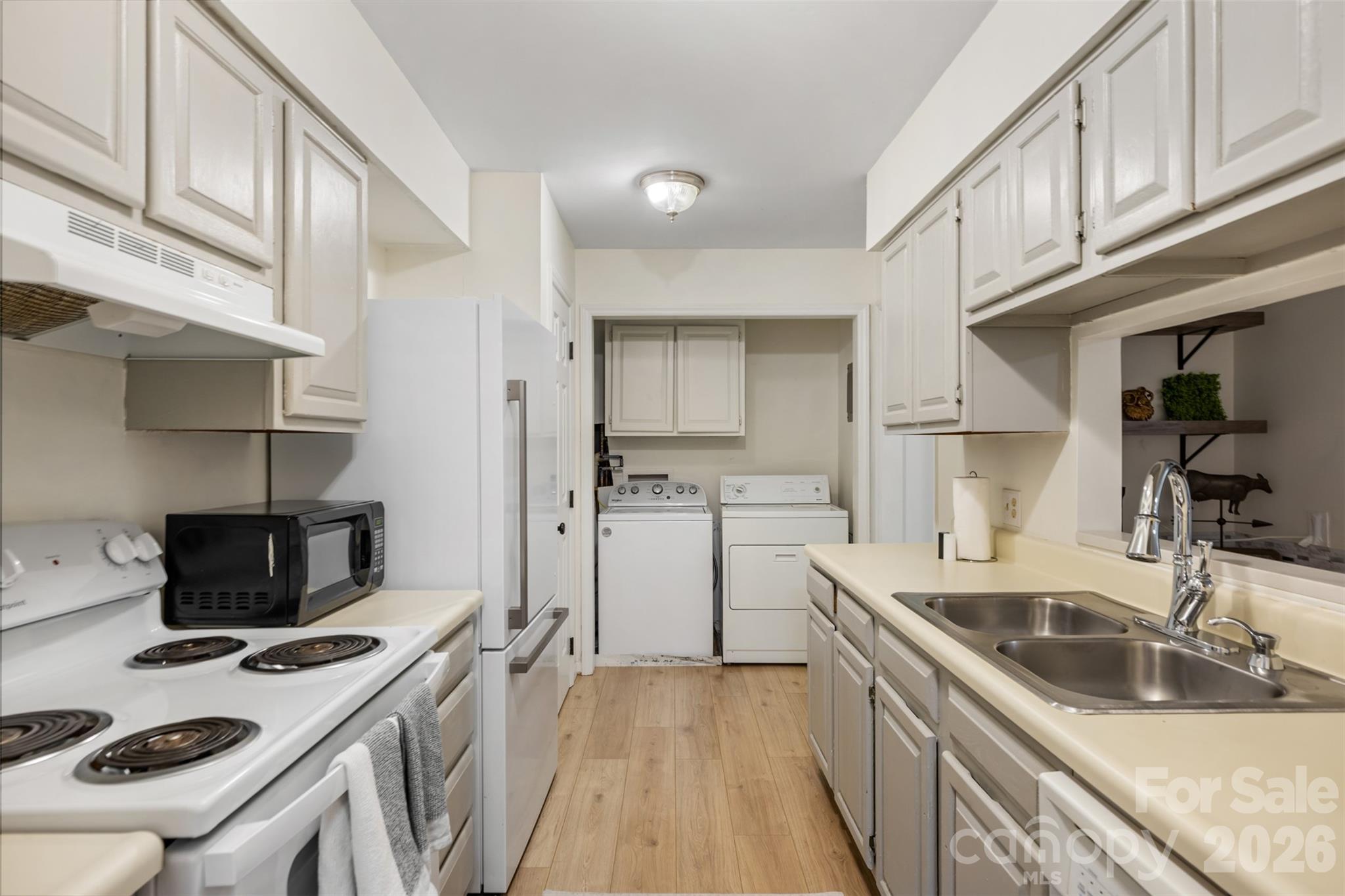 3520 Colony Crossing Drive Property Photo 6