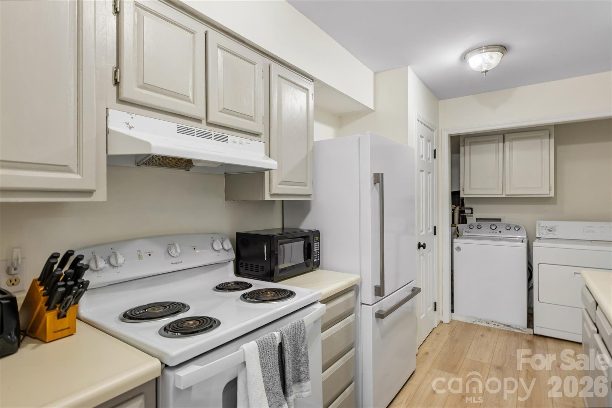 3520 Colony Crossing Drive Property Photo 7