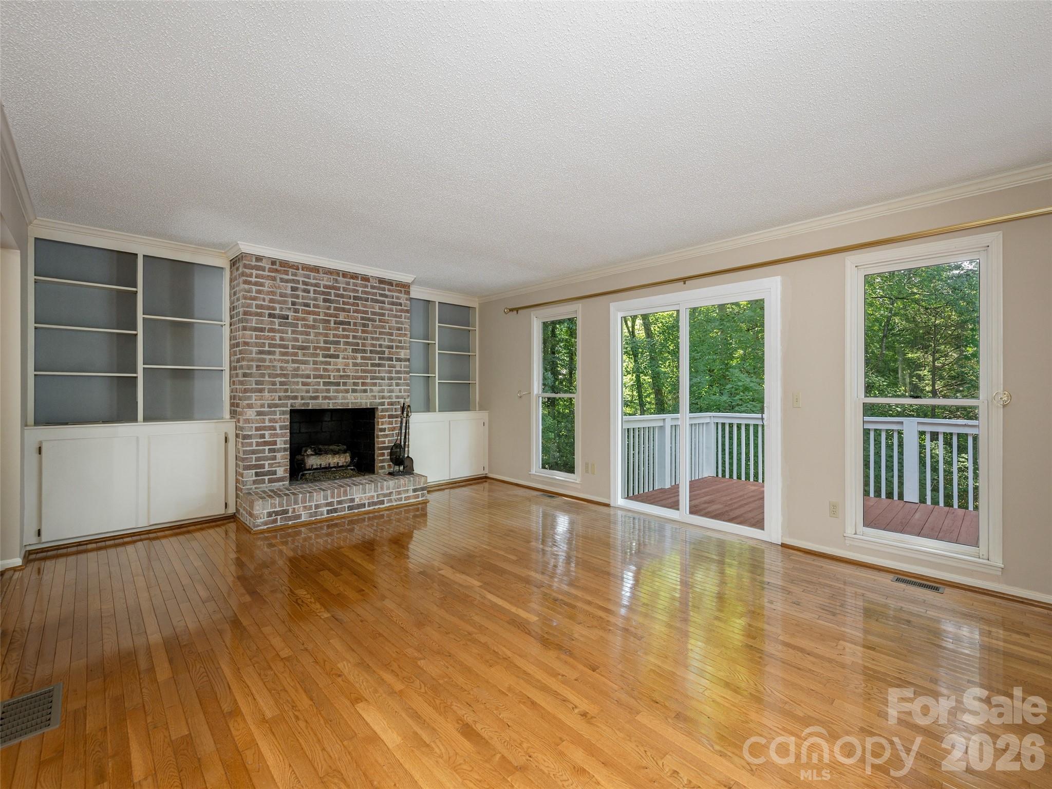 15 Glen Crest Drive Property Photo 4