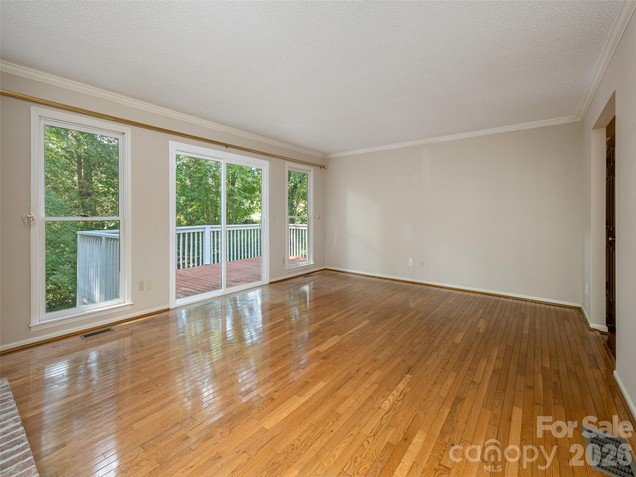 15 Glen Crest Drive Property Photo 5