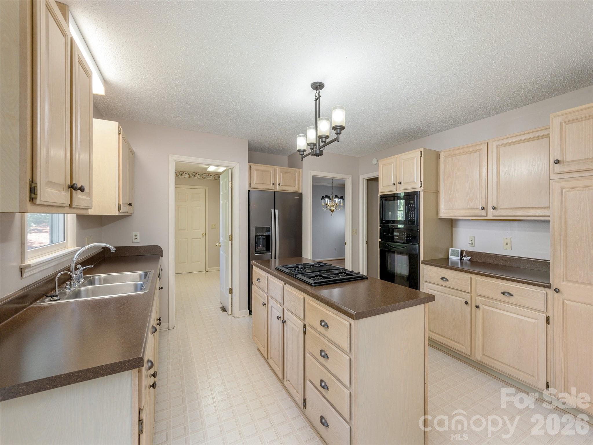 15 Glen Crest Drive Property Photo 8