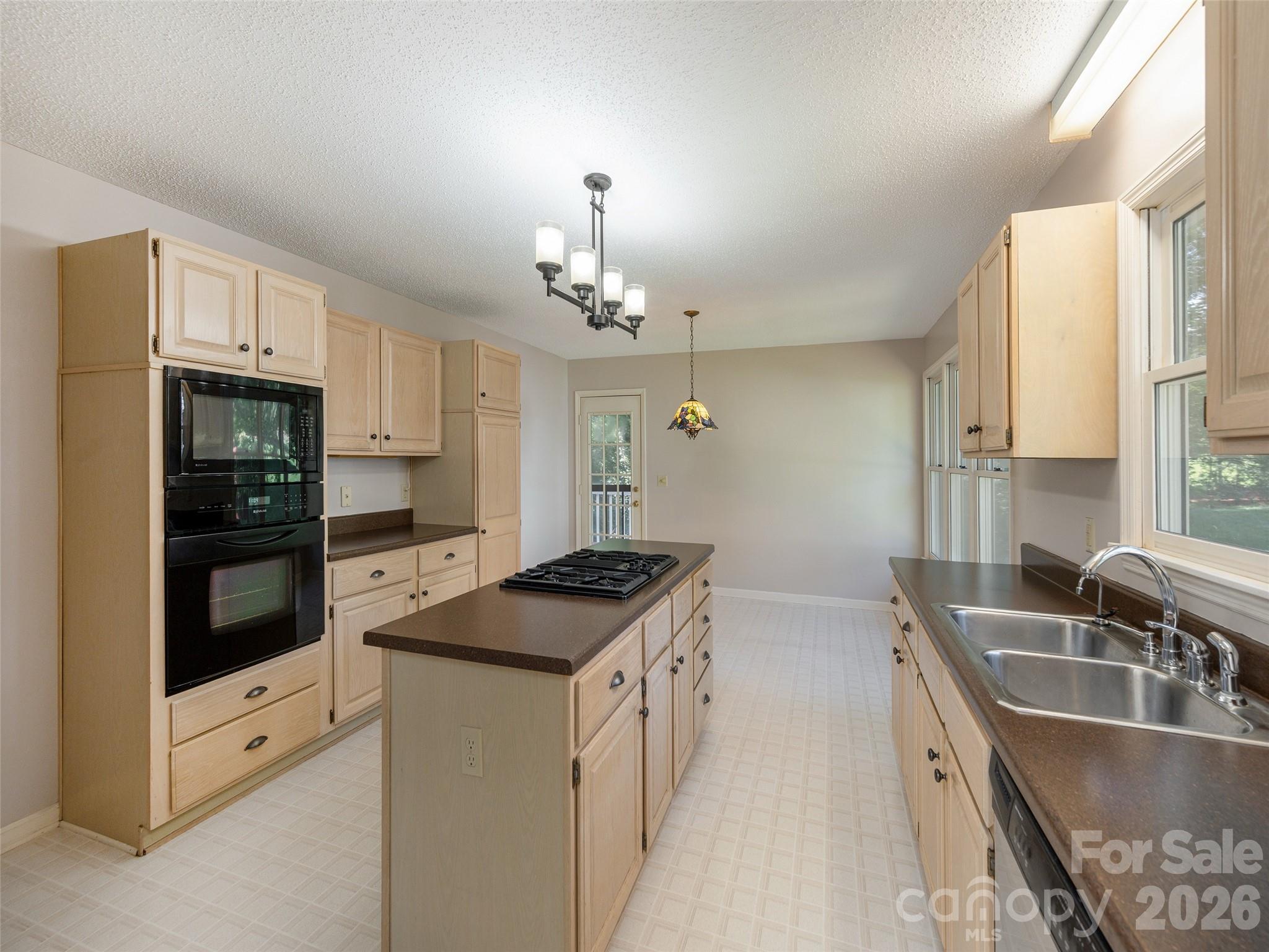 15 Glen Crest Drive Property Photo 9
